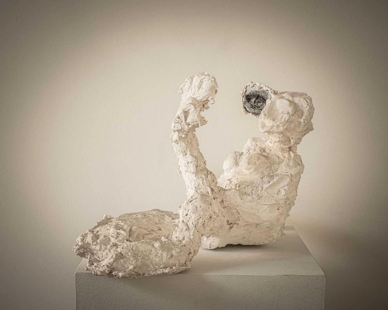 twentieth_mattiabiagi_achromicgypsum_tactuscorporisestsensus_006