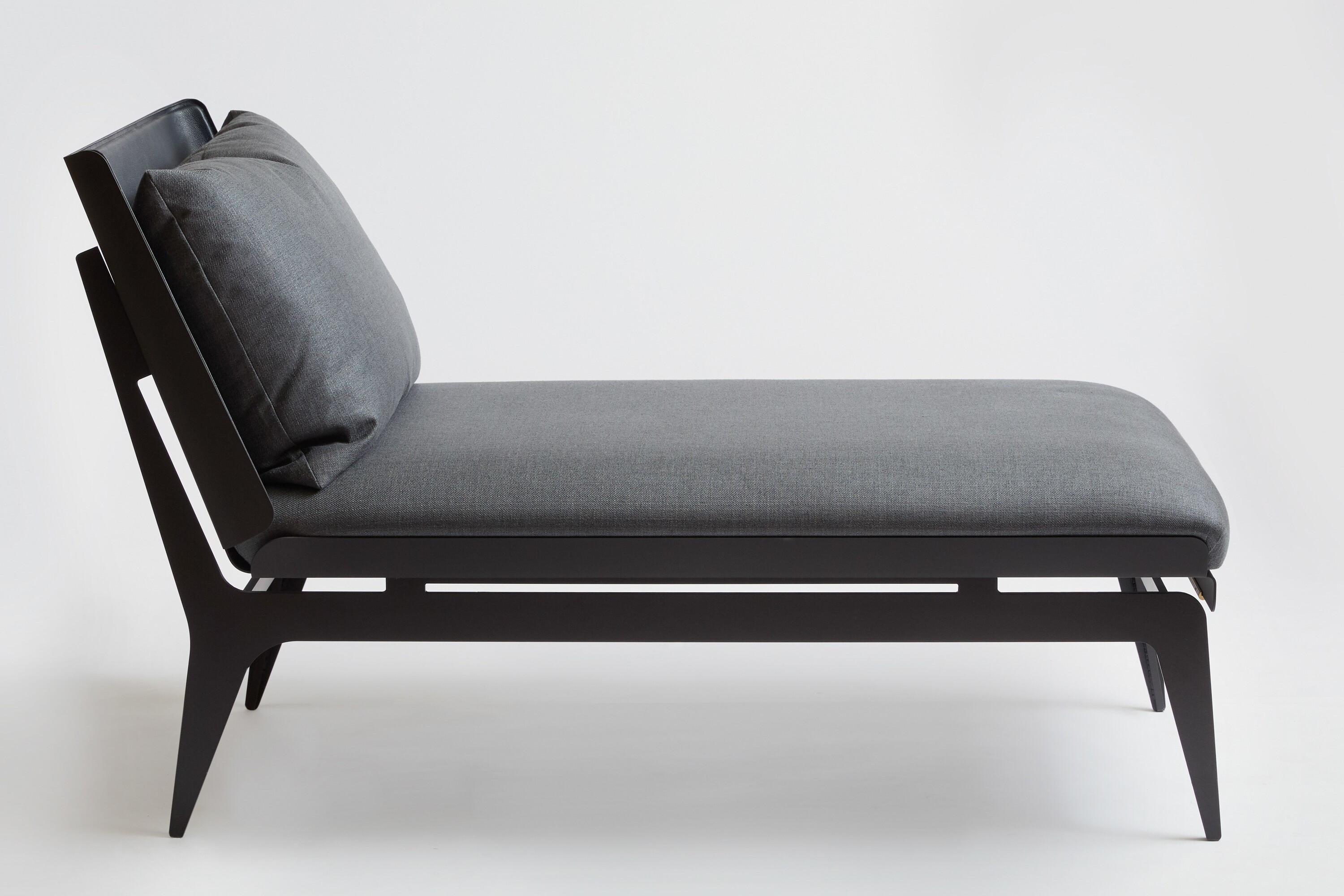 Twentieth-Gabriel_Scott-Boudoir_Chaise-01