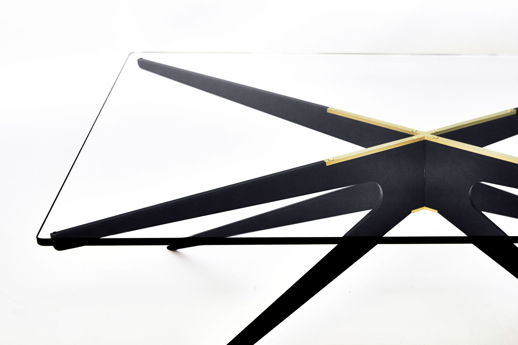 Twentieth DEAN RectangularCoffeeTable Clear BlackBase CopperBracket