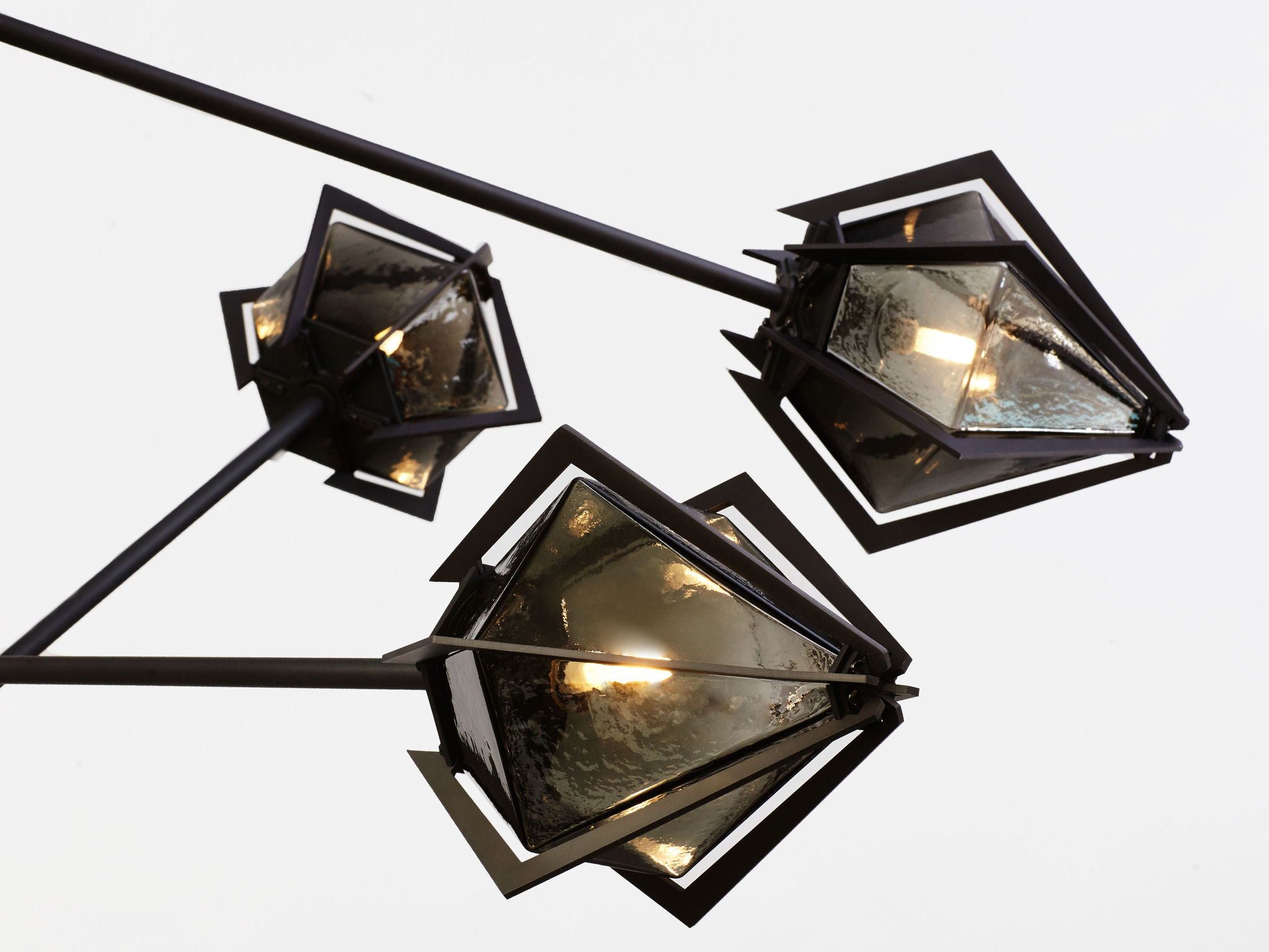 Twentieth GabrielScott HARLOWSpokeChandelier Smoked Black CloseUp
