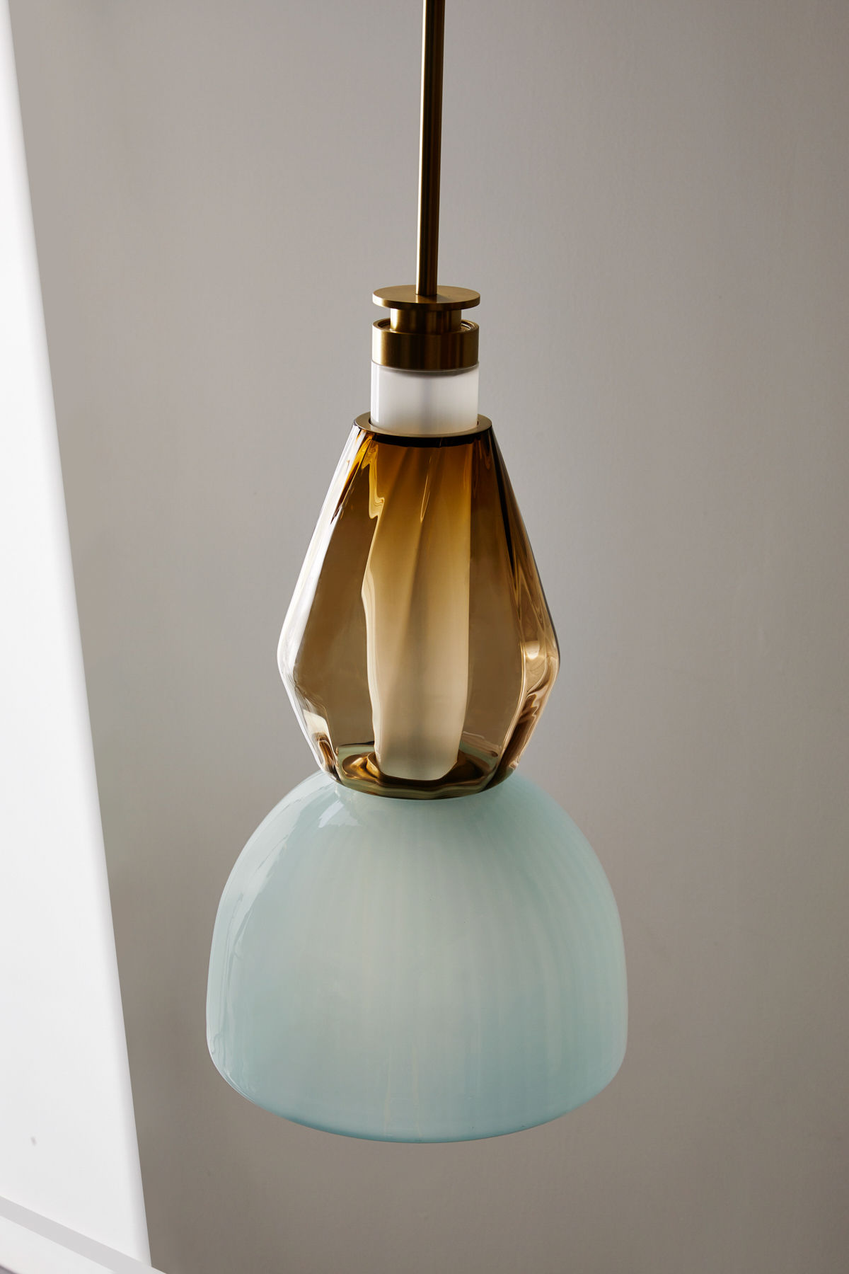 Twentieth GabrielScott LUNA KaleidoSmallPendant A SITU