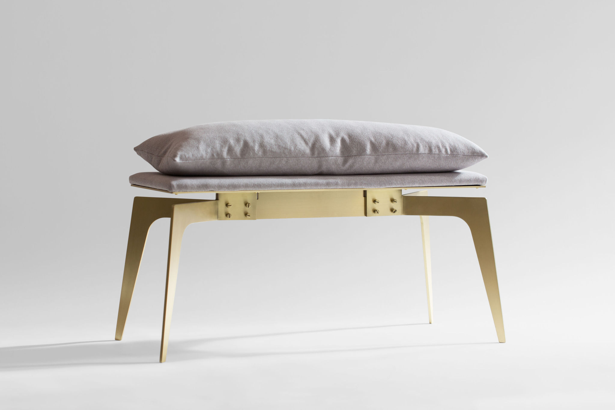 Twentieth GabrielScott PRONGBenchShort Brass Gray Shadow