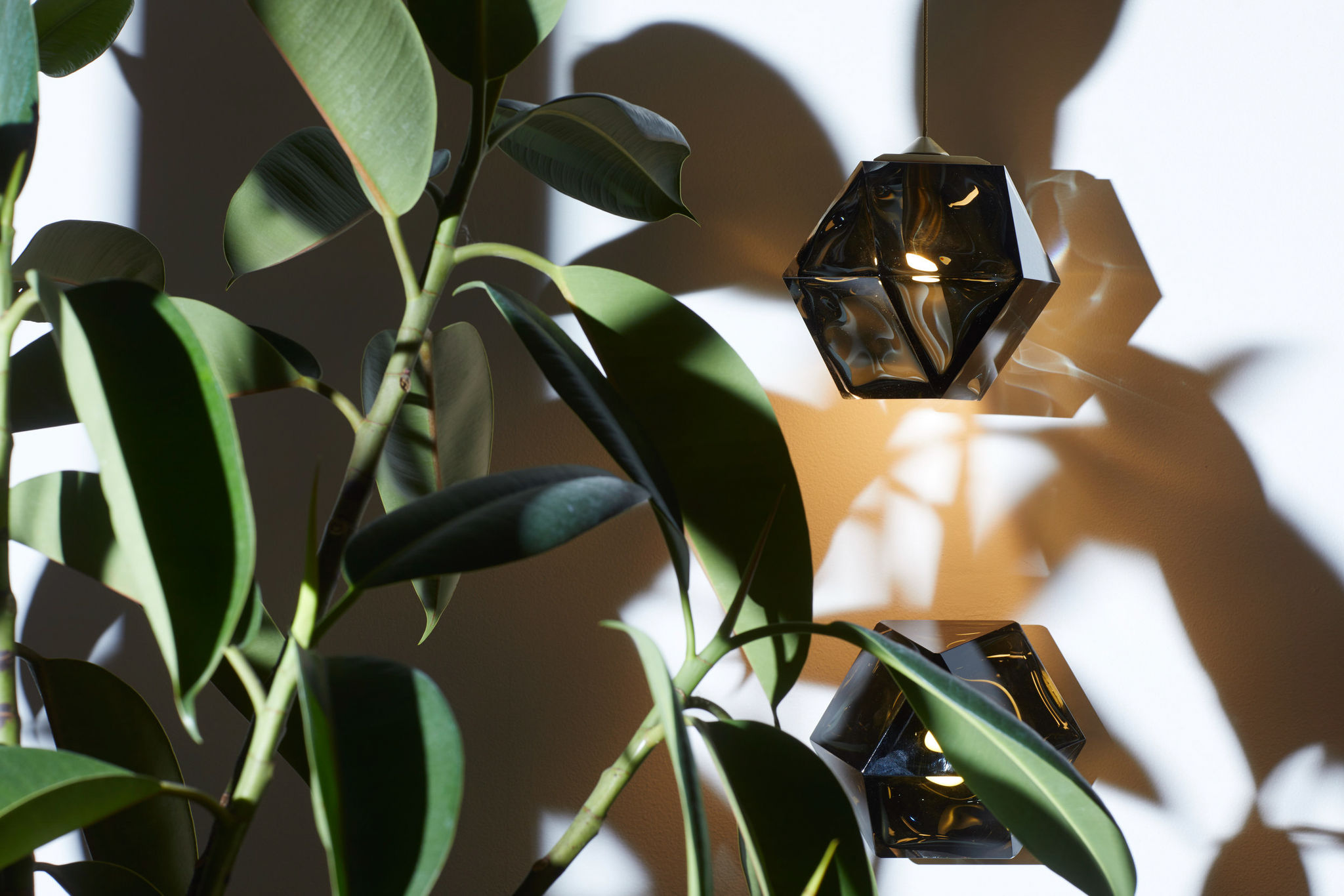 Twentieth_GabrielScott_WELLES_DoubleBlownGlassPendant_Smoked_SITU-2