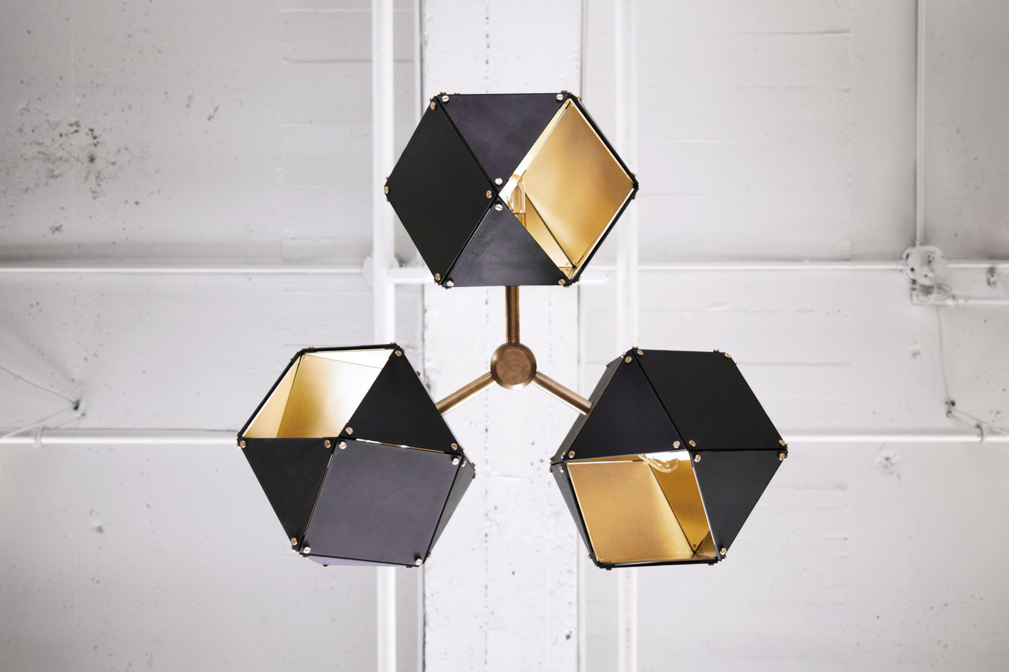 Twentieth GabrielScott WELLES SteelSpoke3 Black Brass UnderView