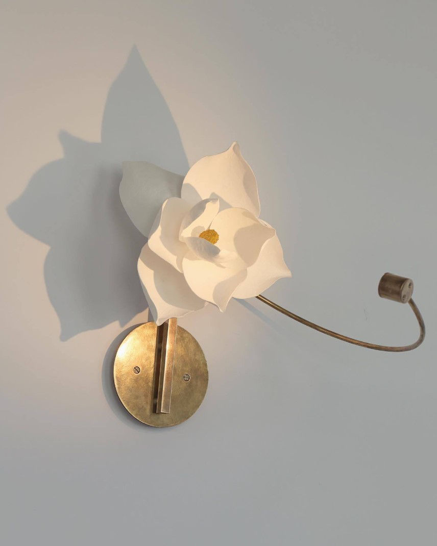 Twenteith_PELLE_LureSconce_MottledBrass