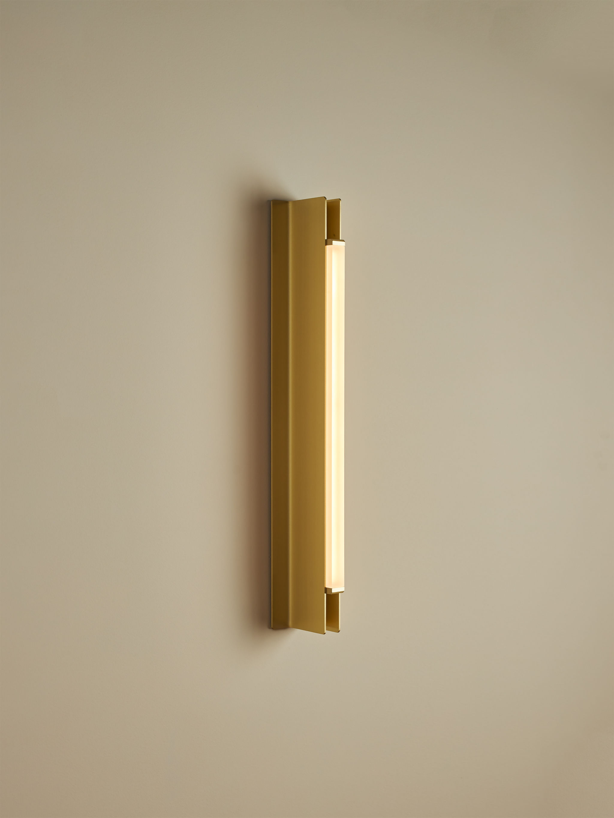 Twentieth PELLE Beam 02Sconce Gold Amber On 2