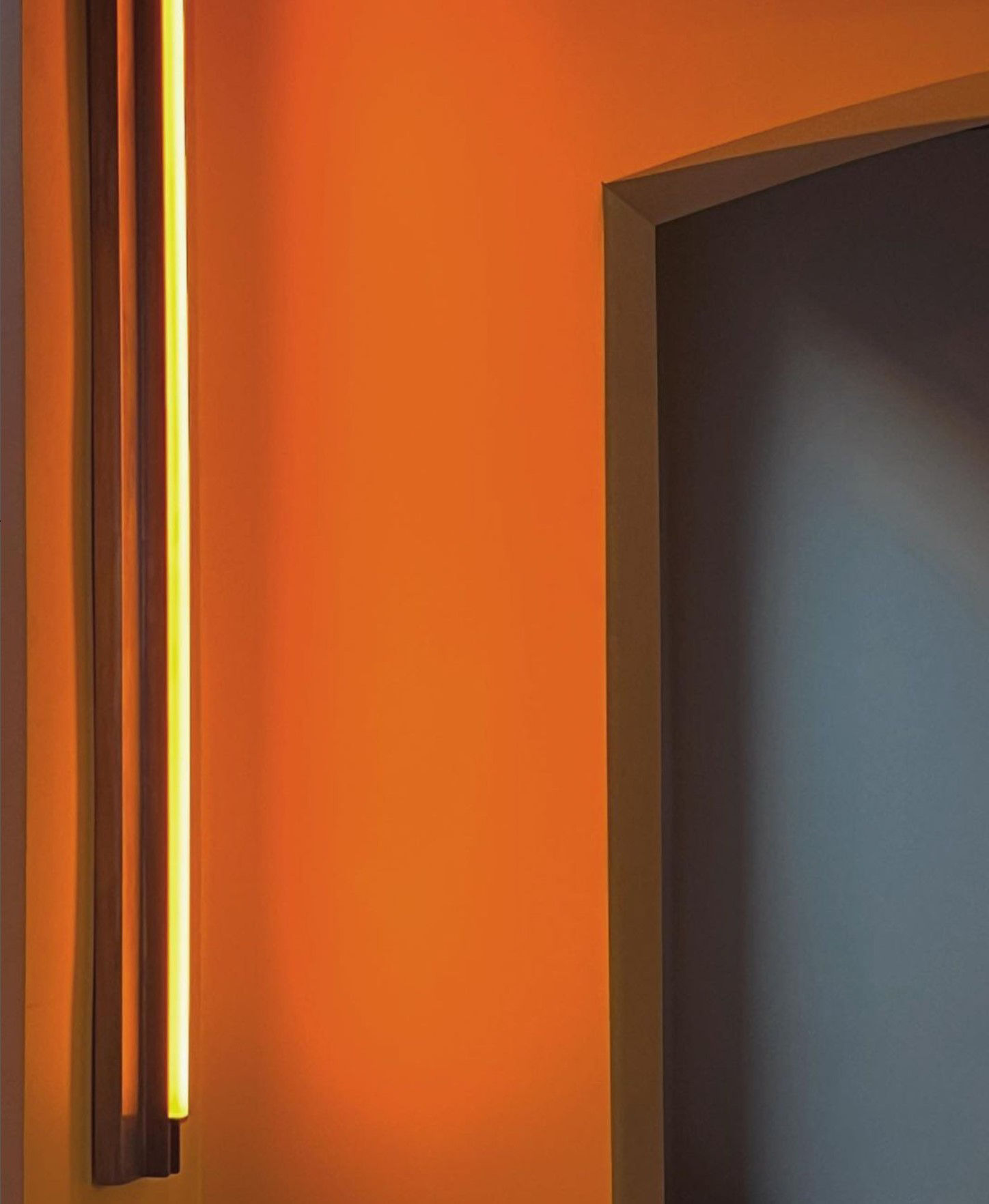 Twentieth PELLE Glow06 Sconce Insta SITU