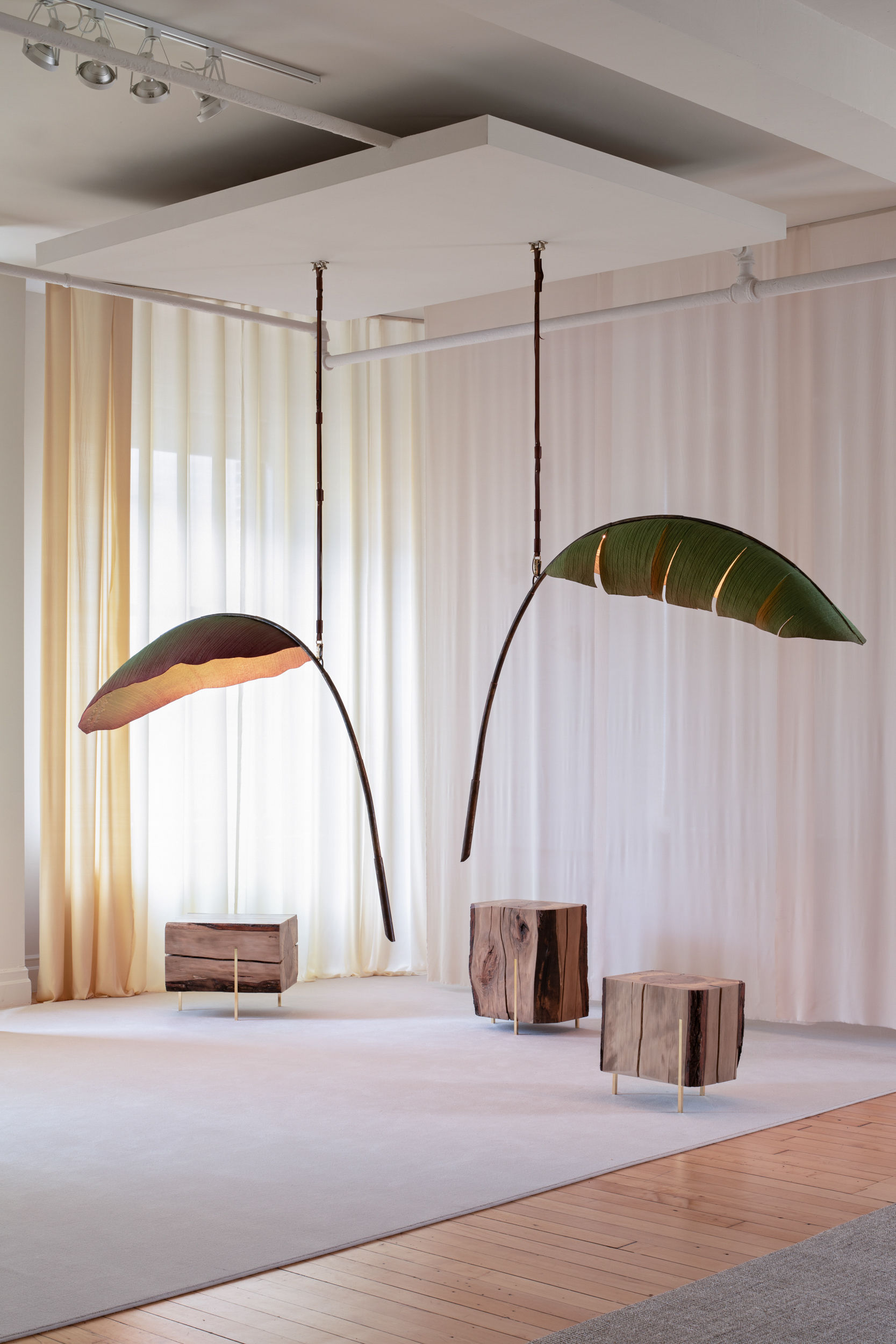 Twentieth_PELLE_NanaLureLamp_SITU-3