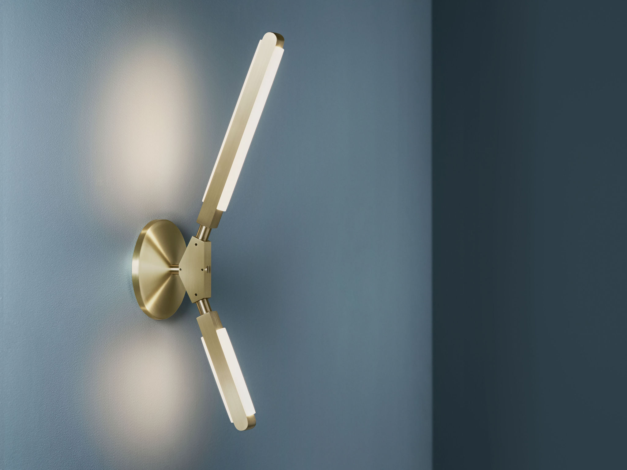 Twentieth_PELLE_PrisKSconce_SatinBrass_Side