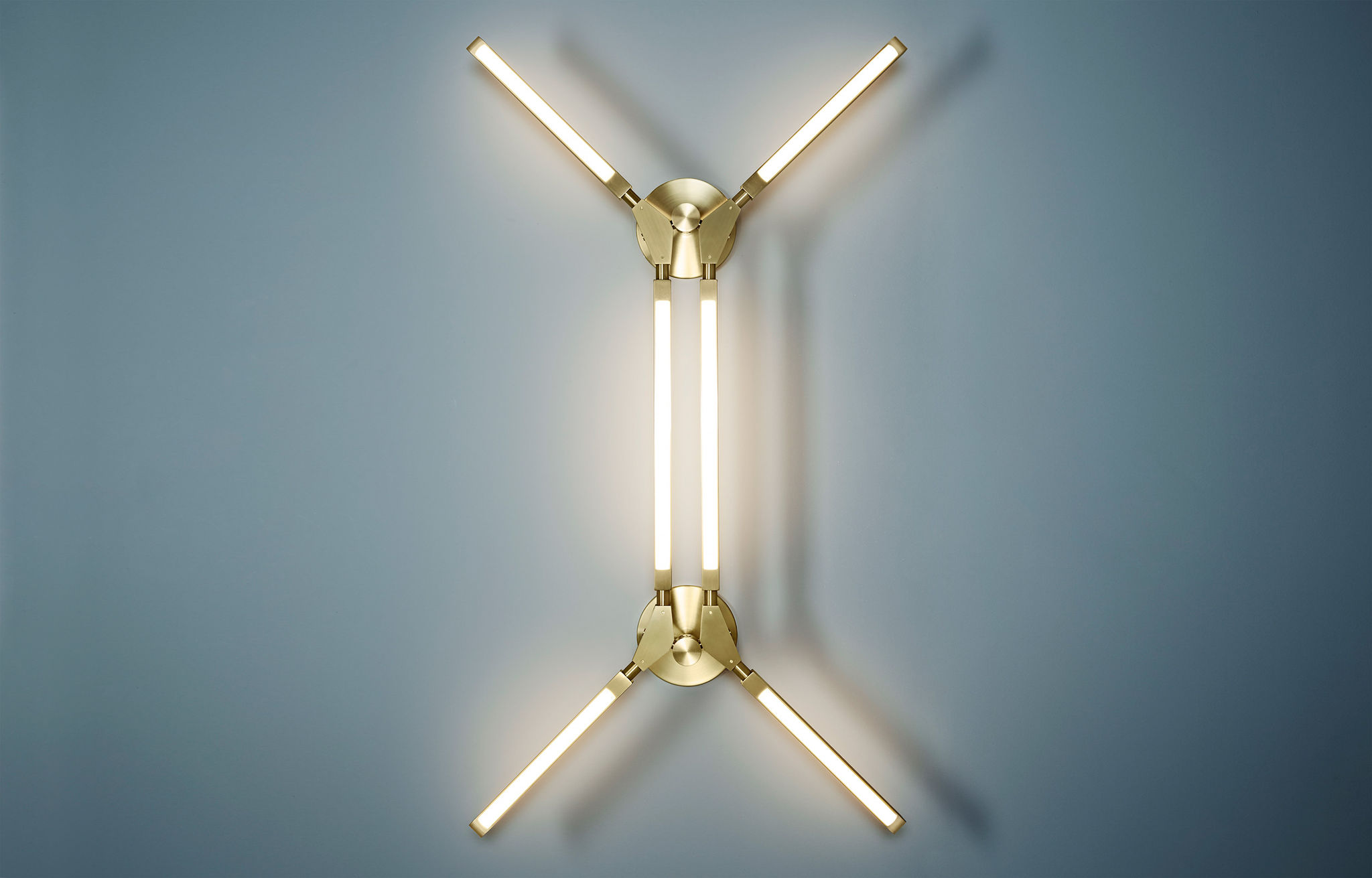 Twentieth PELLE PrisMinorSconce VerticalFront