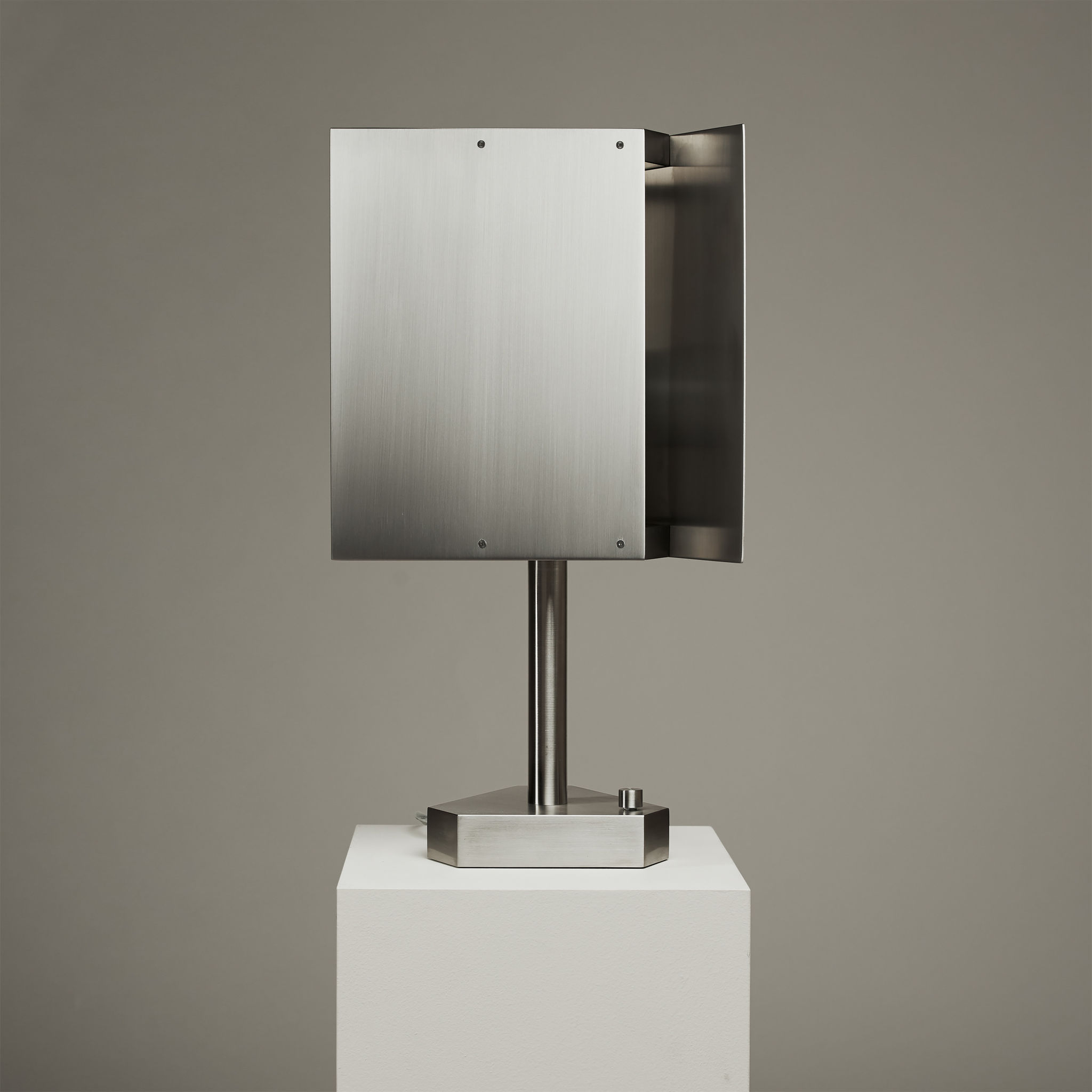 Twentieth_PELLE_TrippTableLamp_StainlessSteel_1