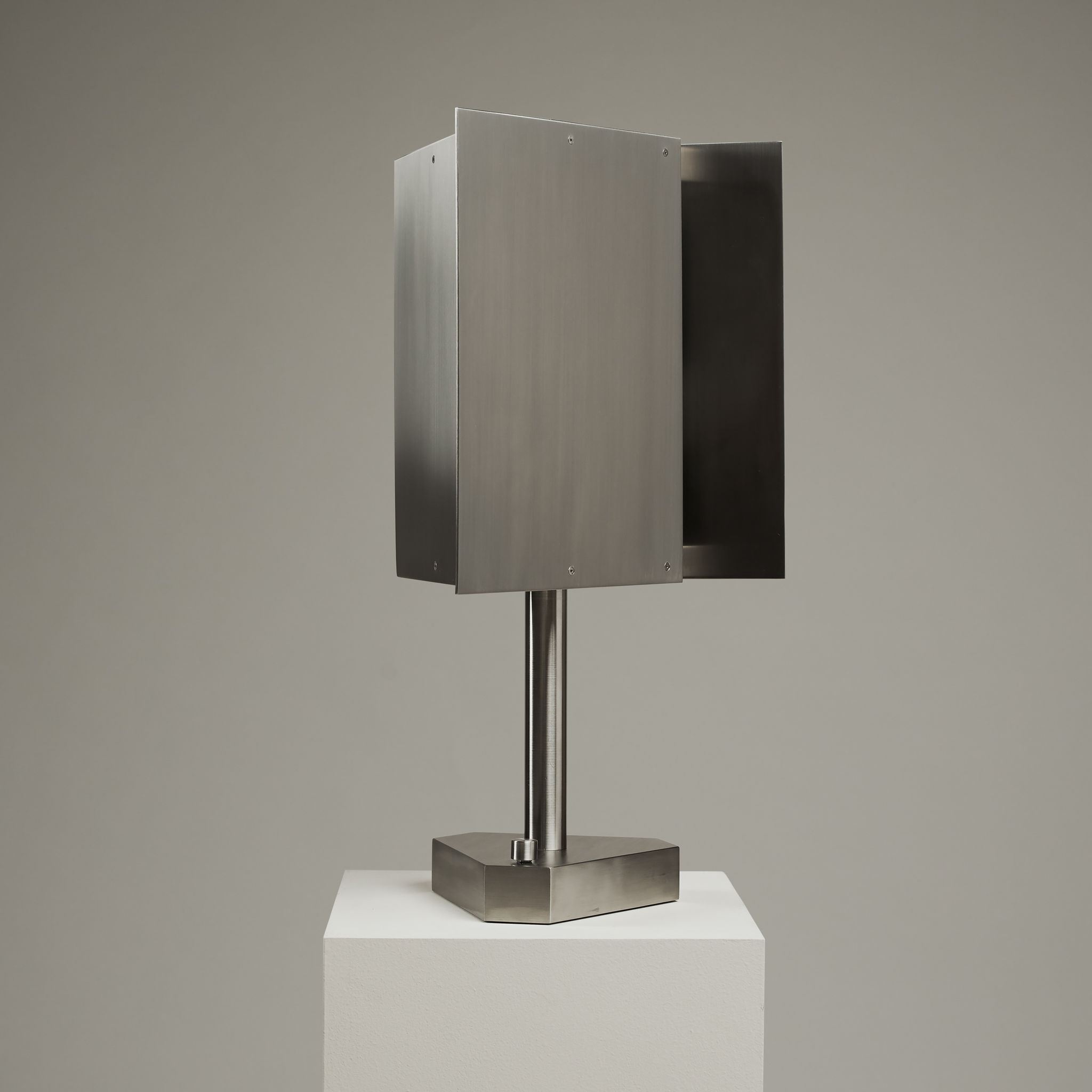 Twentieth PELLE TrippTableLamp StainlessSteel 2
