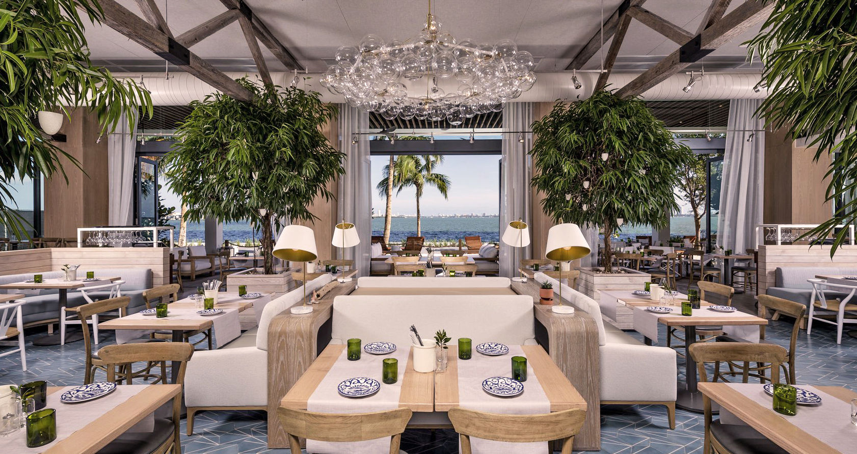 Twentieth PELLE WreathBubbleChandelier SITU