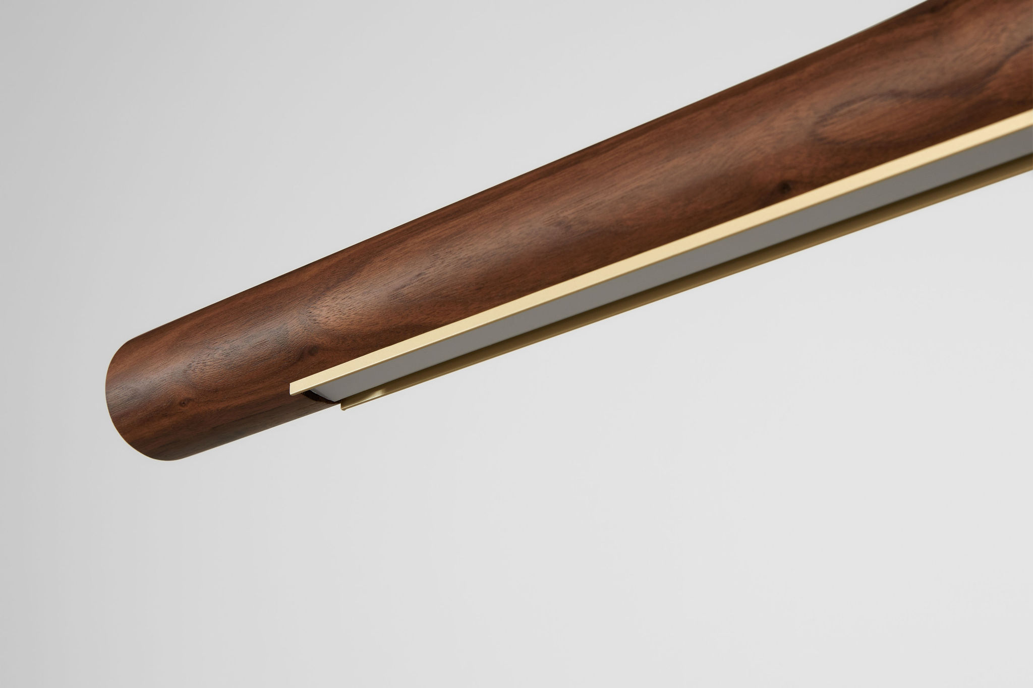 Twentieth RossGardam Arbour Walnut CloseUp