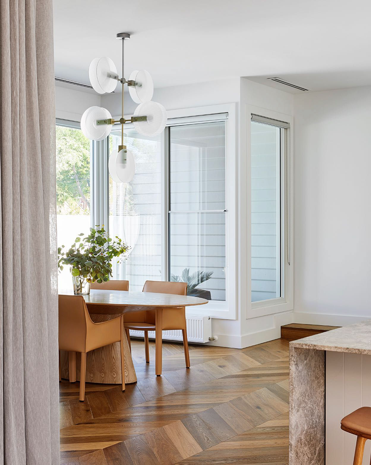 Twentieth RossGardam NEBULAE Vertical5offset FlutedClear Champagne SITU 3