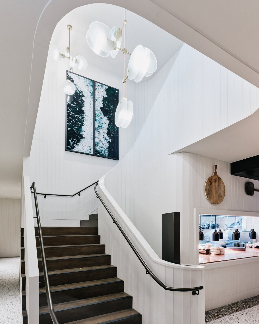 Twentieth RossGardam NEBULAE Vertical5offset FlutedClear Champagne SITU