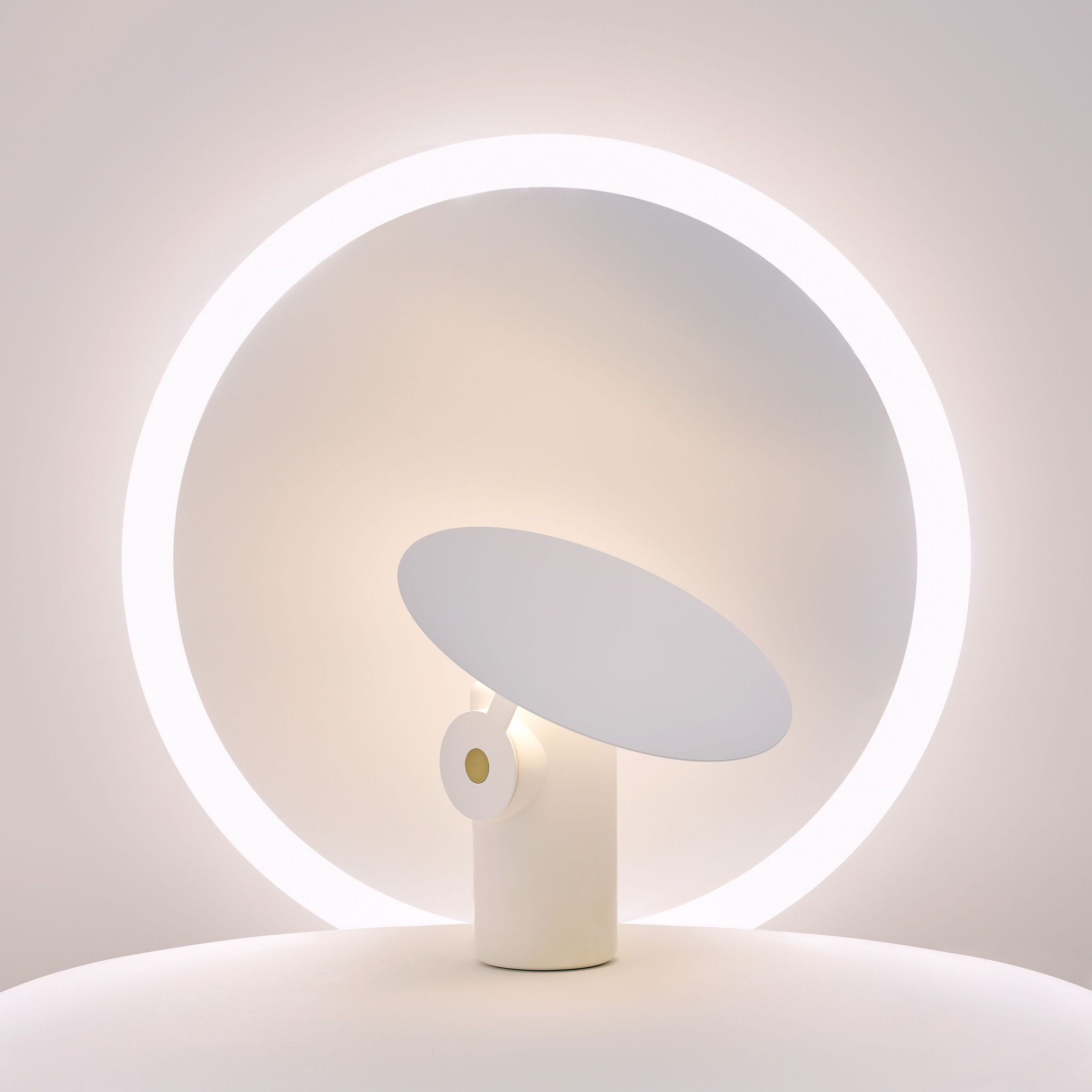 Twentieth RossGardam POLAR DeskLamp White 2