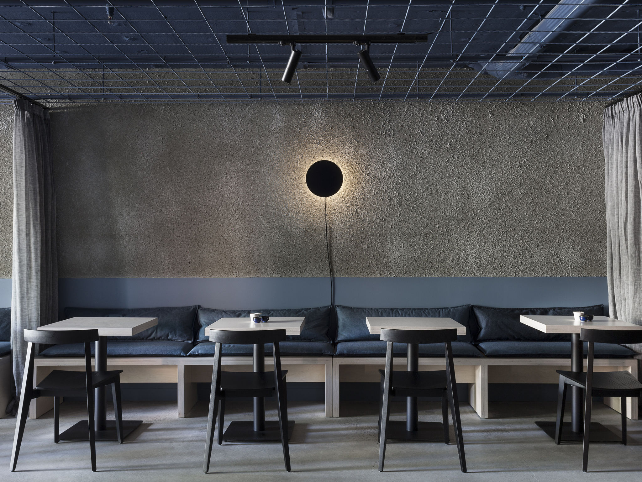 Twentieth RossGardam PolarWall Black MrJoeRestaurant SITU