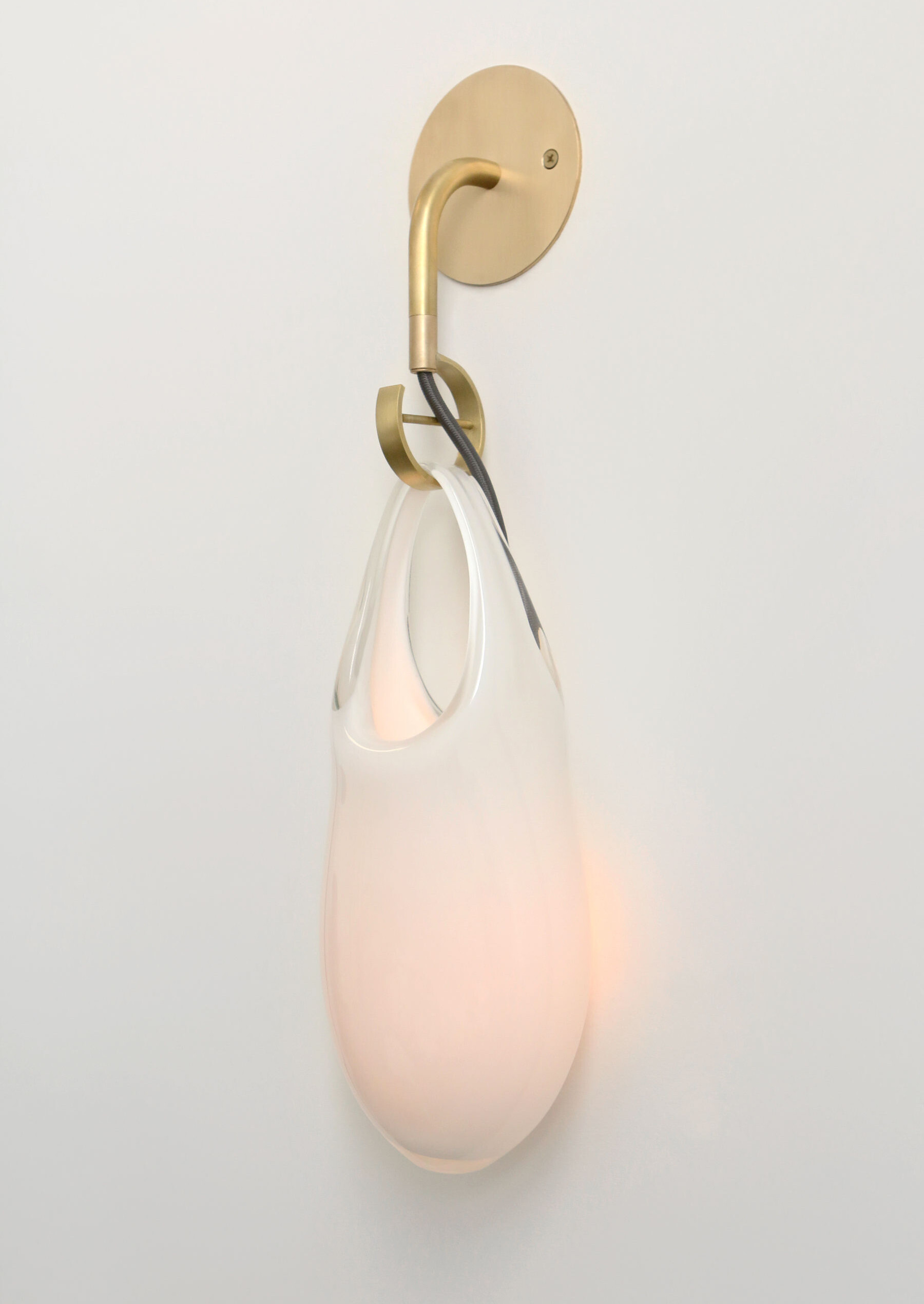 Twentieth SKLO Hold12 Sconce White Brass 3