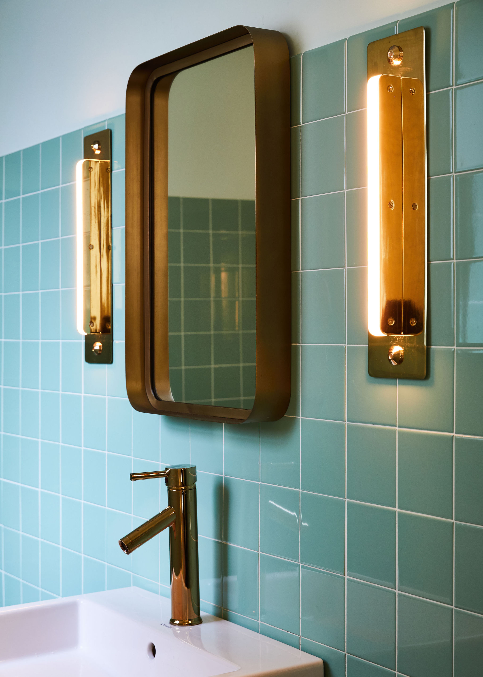 Roll&Hill Halo Sconce 002