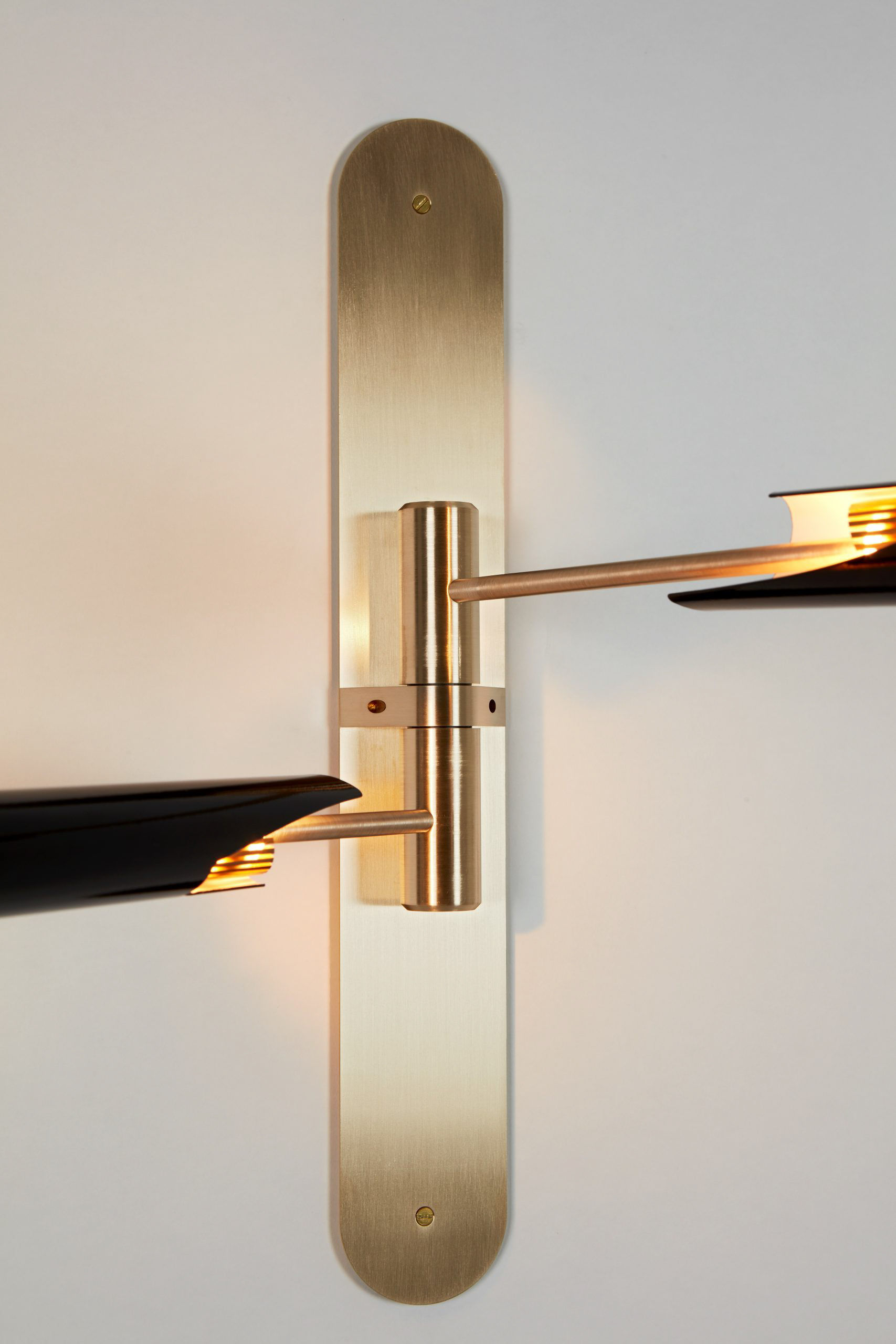 Twentieth RollHill BODEN Sconce02 Detail 3