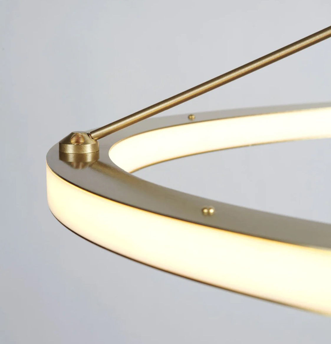 Twentieth RollHill HALO CirclePendant Detail 1