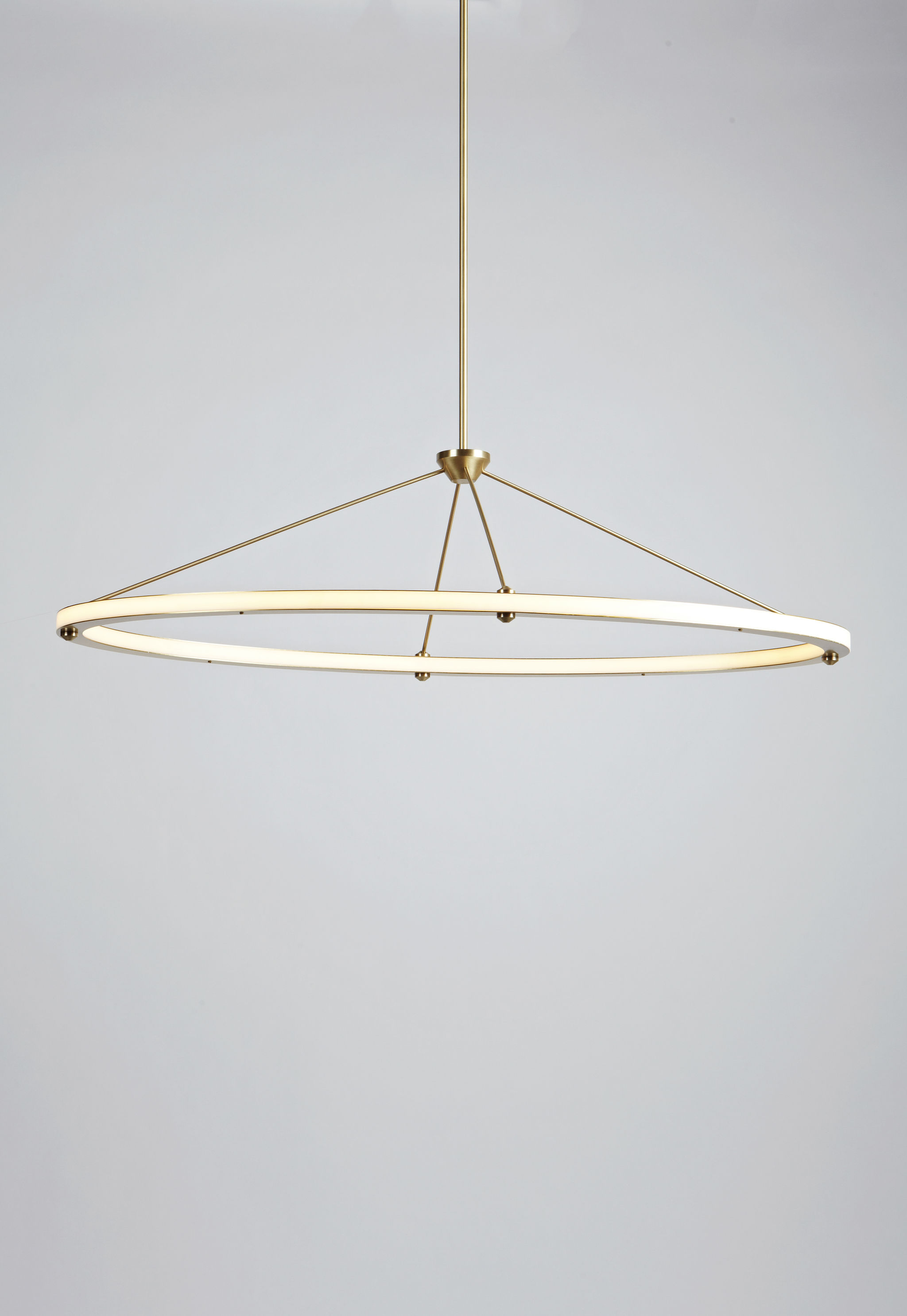 Twentieth_RollHill_HALO_OvalPendant_Brass-2