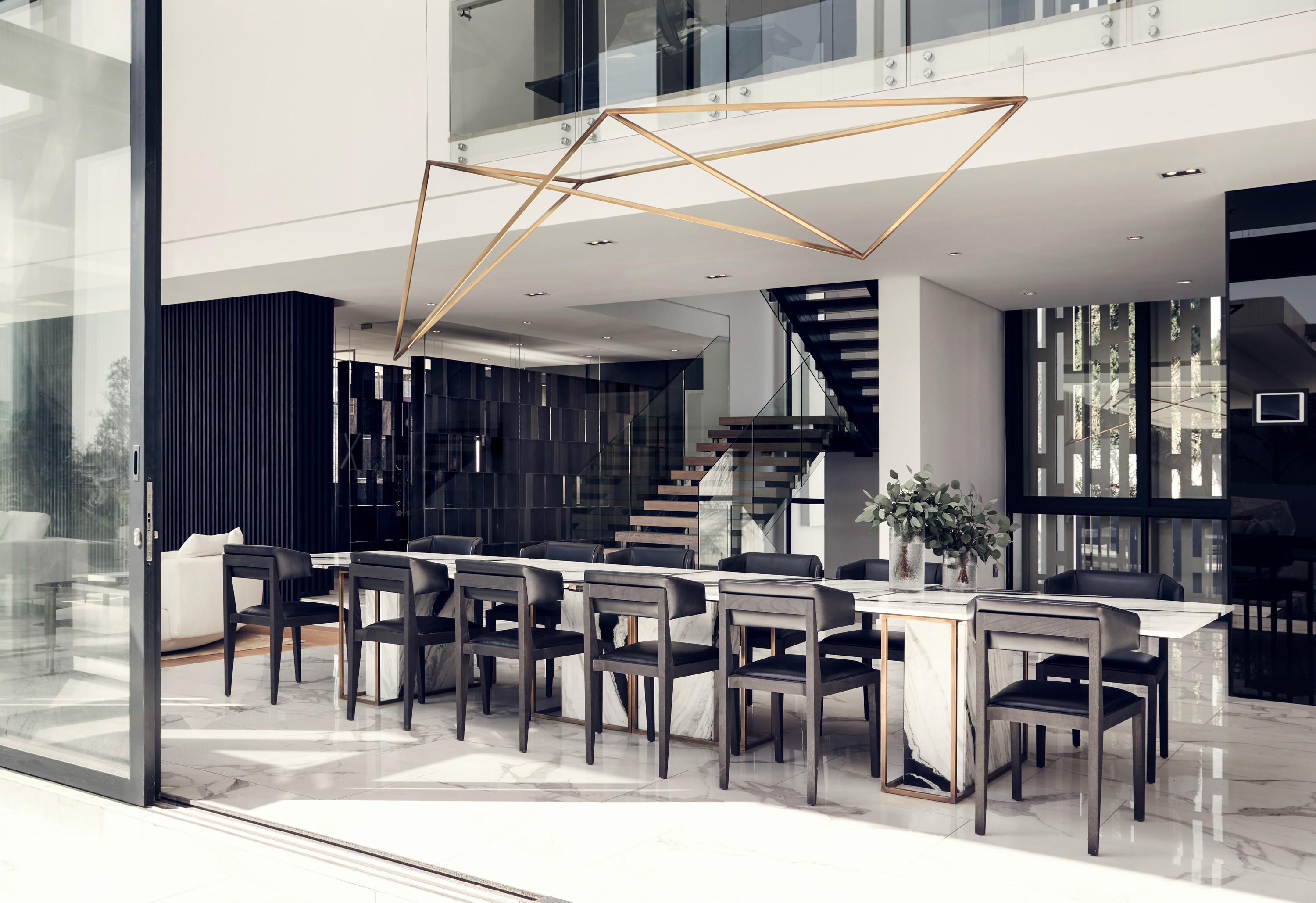 StudioA Int 002 001 LR Rc