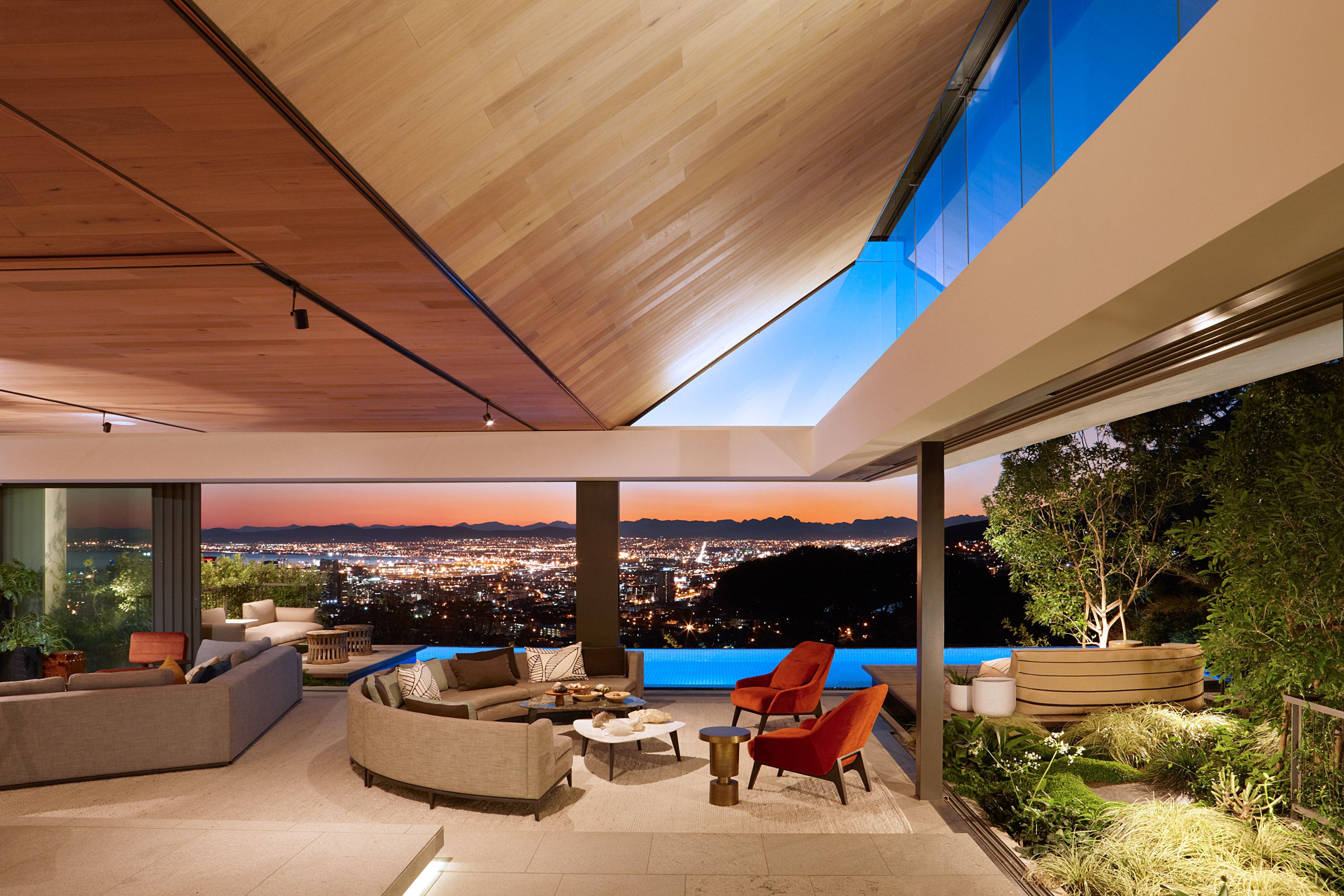 OKHA Nate ZA Kloof119a Int 004 001 Mh Rc C