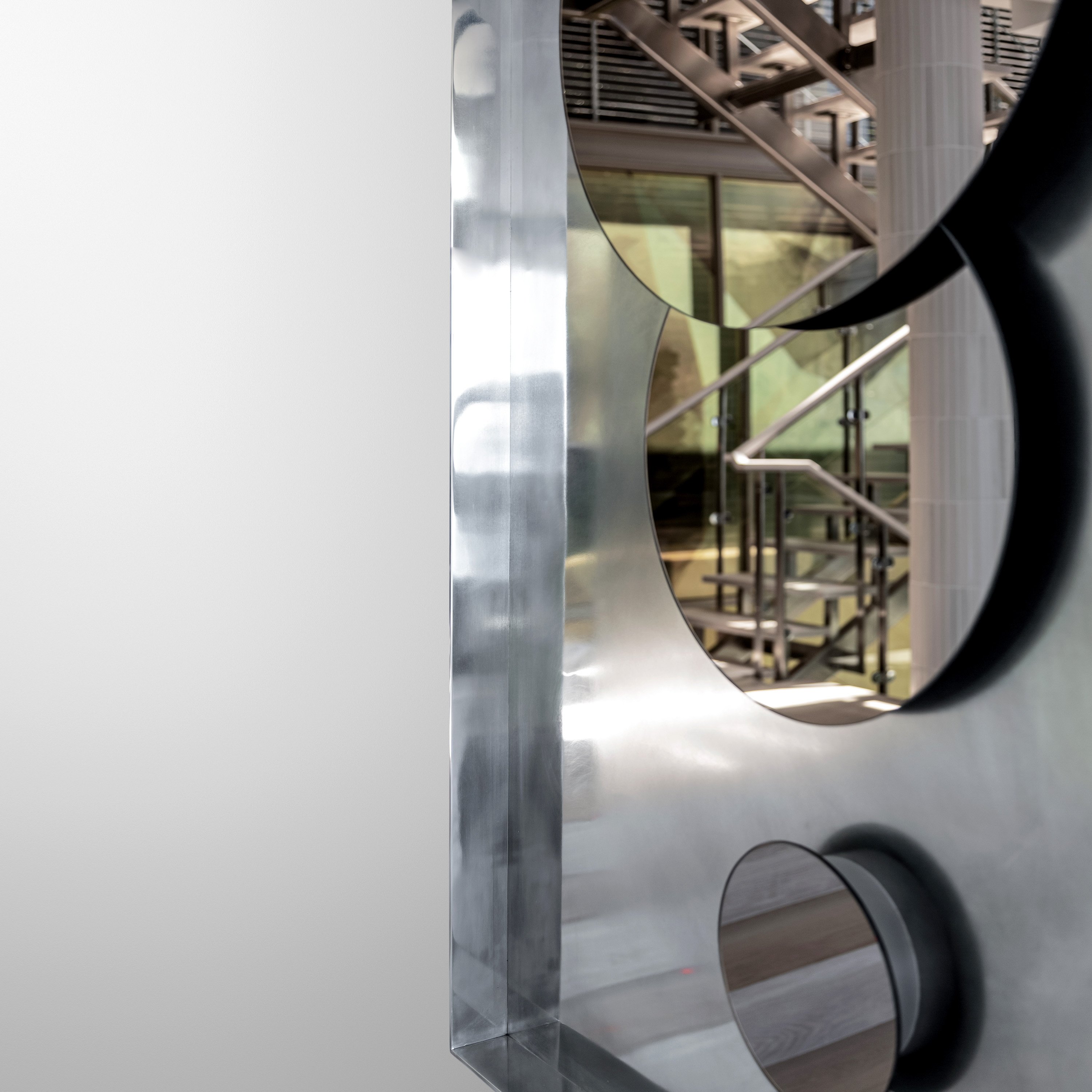 OKHA Mirrors Solar 09 HR