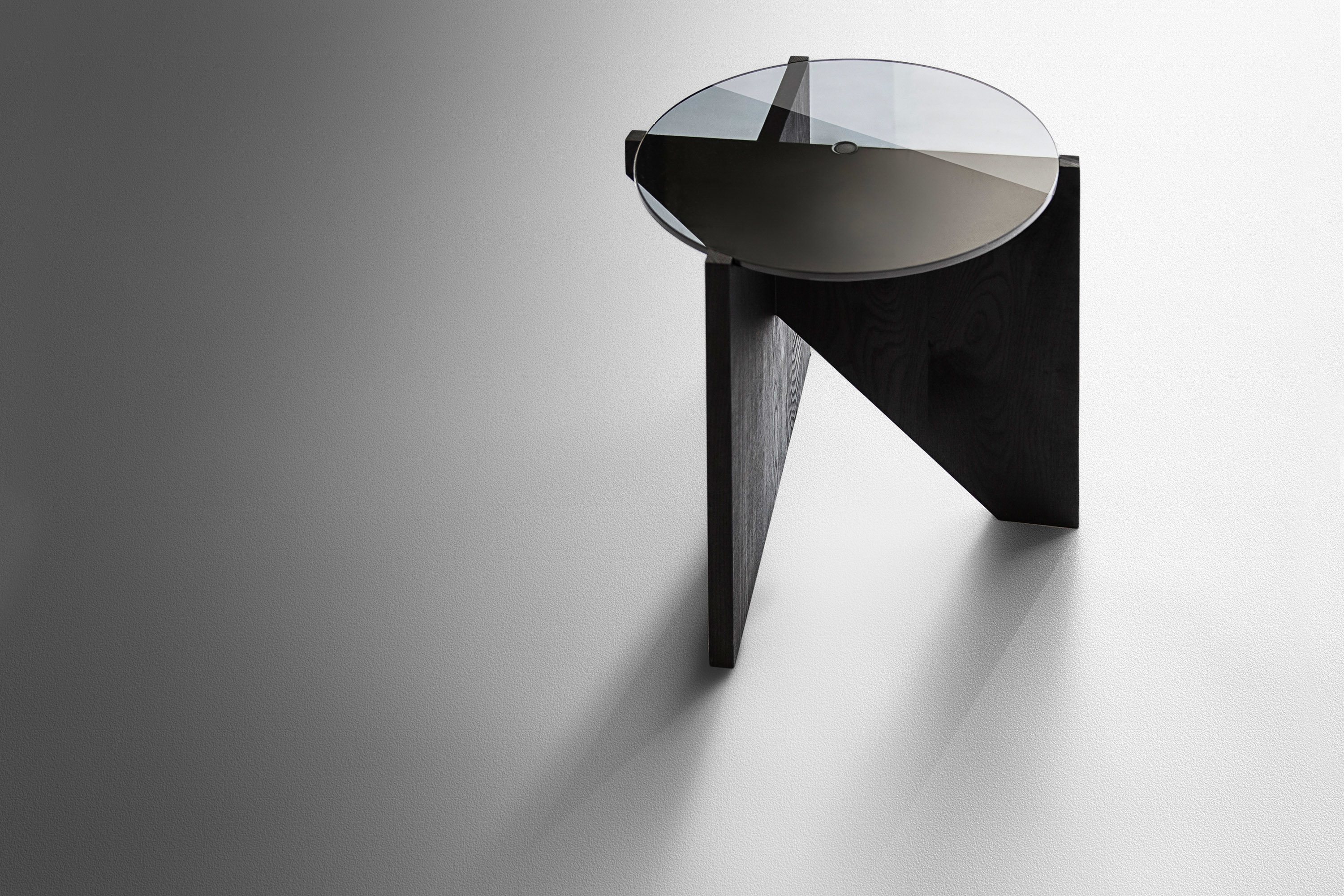 OKHA_sidetables_LeanGlass_0A_03_nv