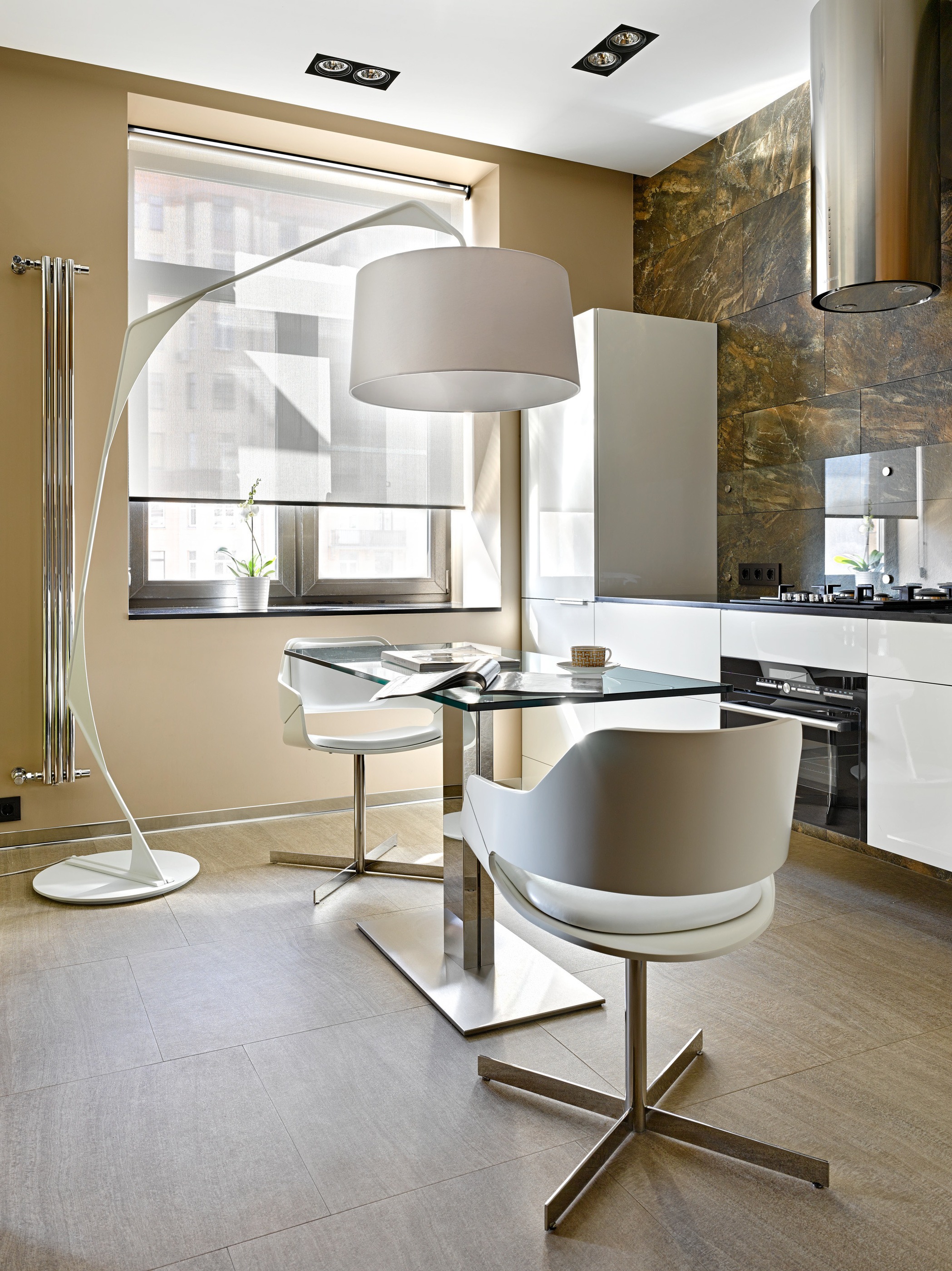 Twentieth OKHA De Riguour Standing Lamp In Situ 02
