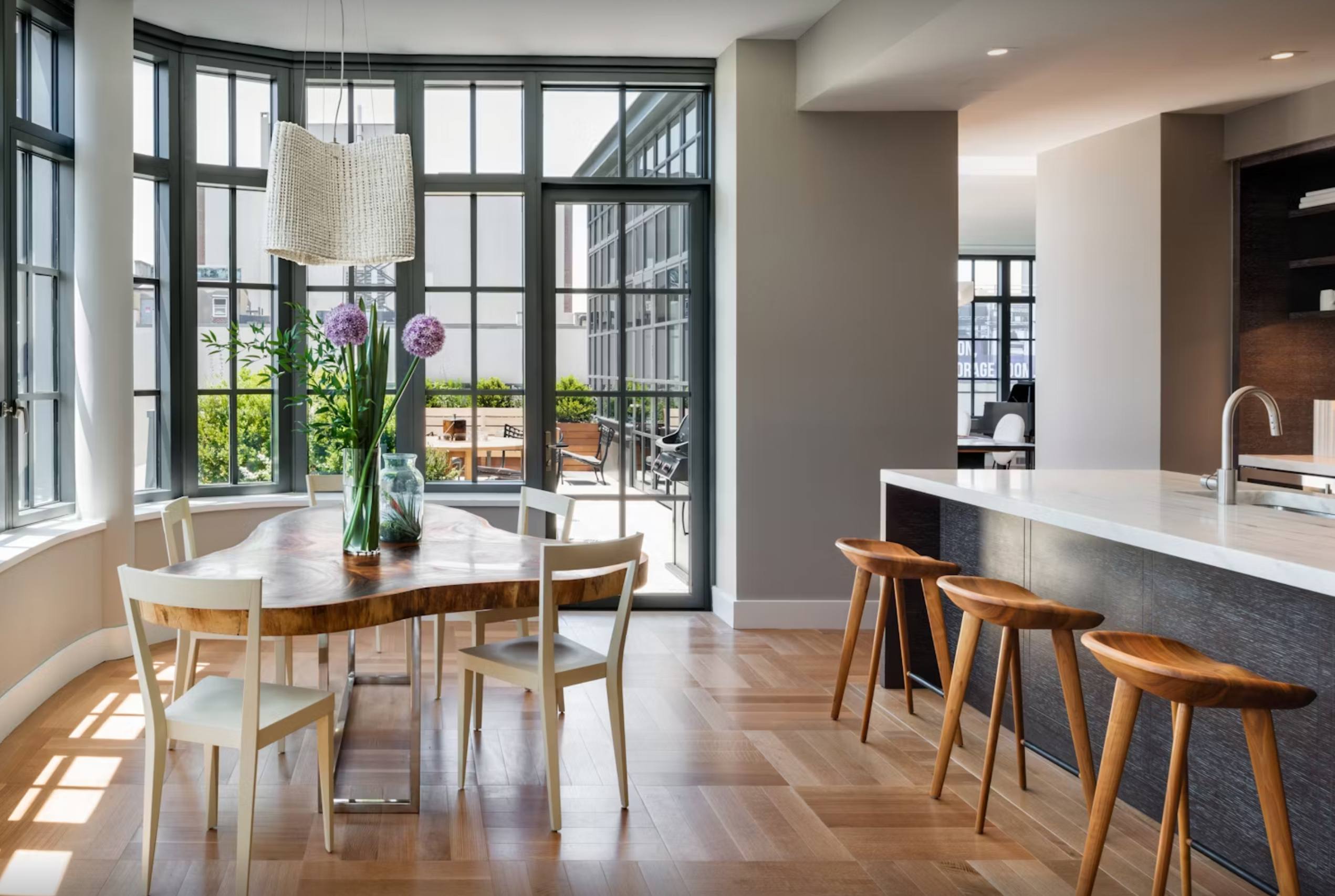 Twentieth-Scott_Daniel_Designs-Wave_Pendant-in_situ-01