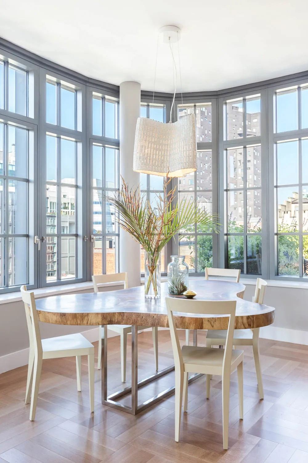 Twentieth-Scott_Daniel_Designs-Wave_Pendant-in_situ-02