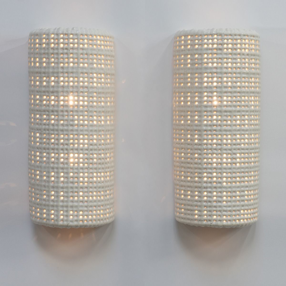 twentieth-scott-daniel-design_half-round-sconce_9x6x20_00