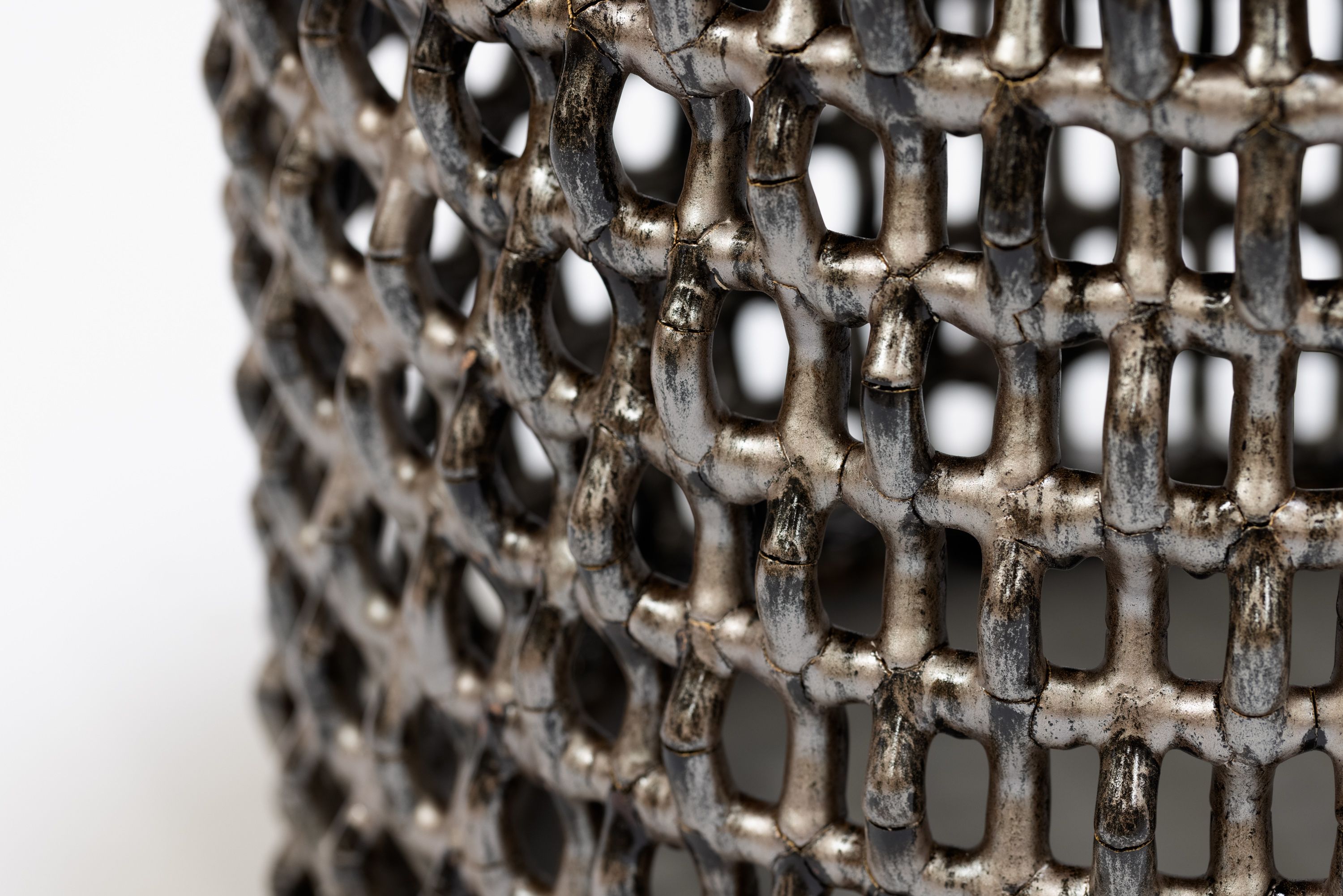 ScottDaniel RhombusTable 25Dx16H Detail1