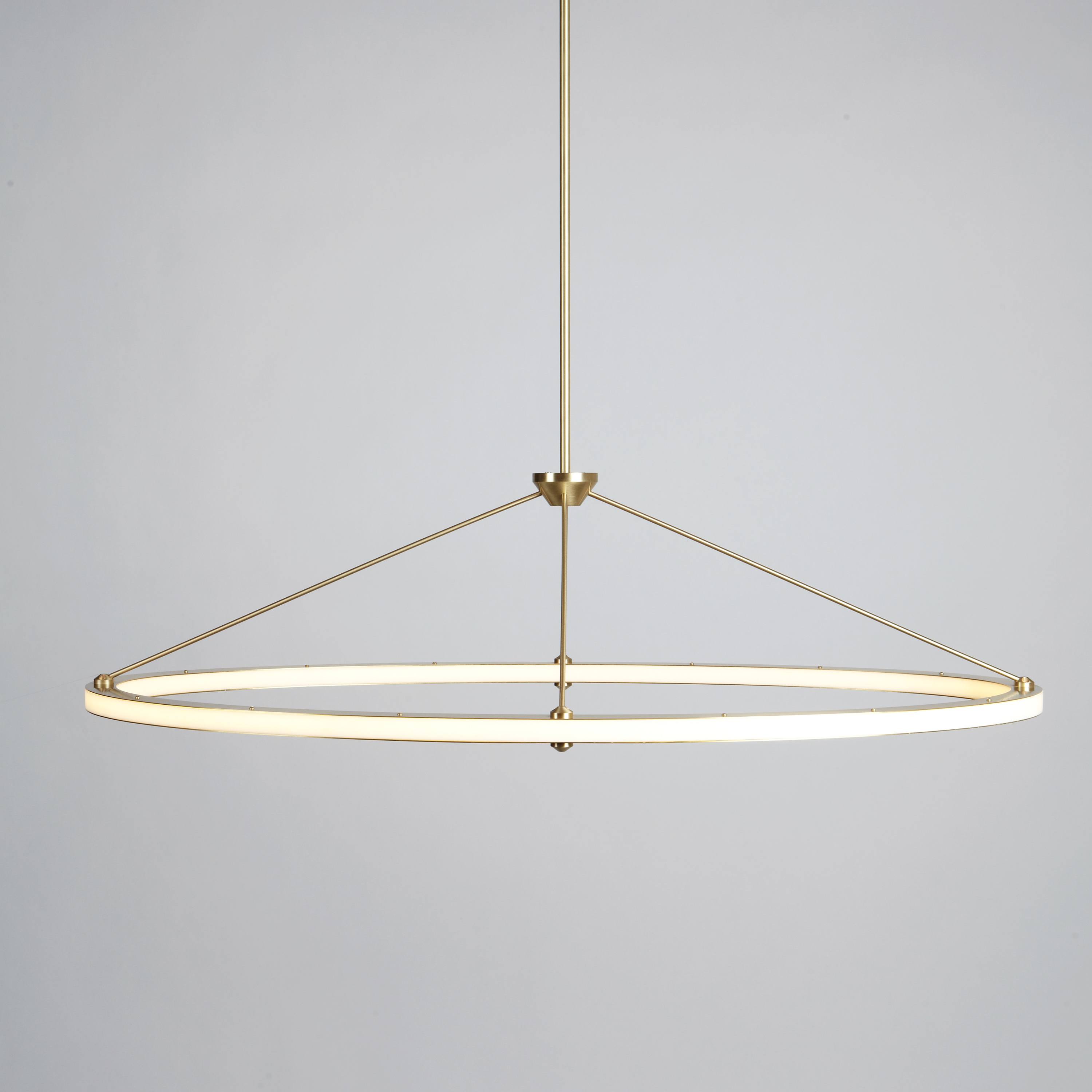 Twentieth-Roll_and_Hill-Halo_Oval_Pendant-01-crop