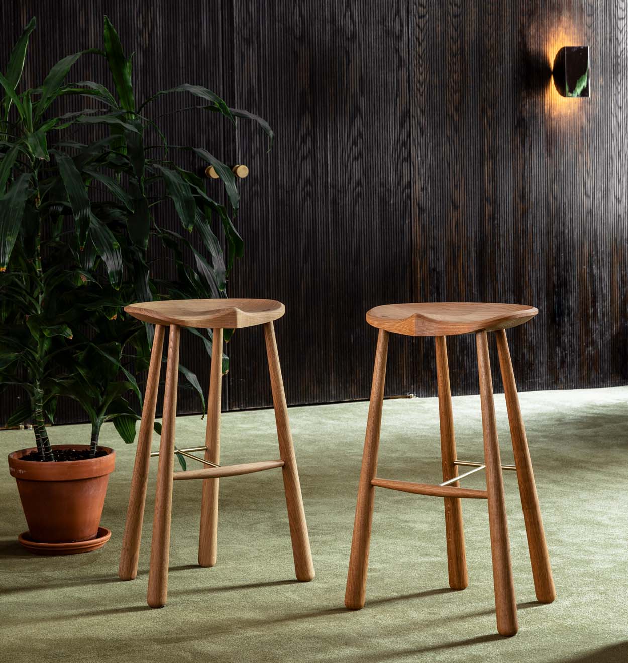 Barstool 0016 210330 RollAndHill 0450 Jpg