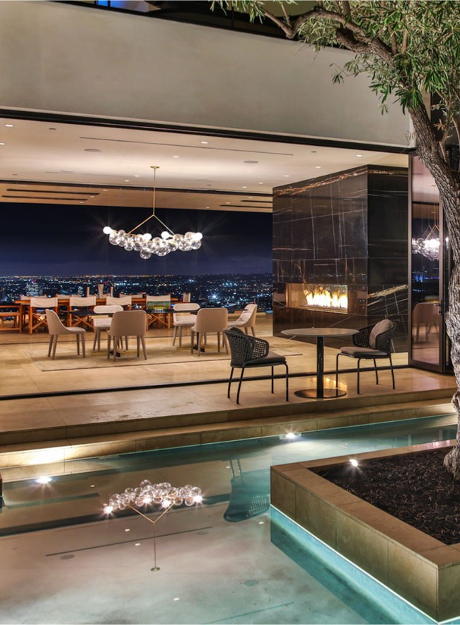 Twentieth-Pelle-Long_Bubble_Chandelier-02