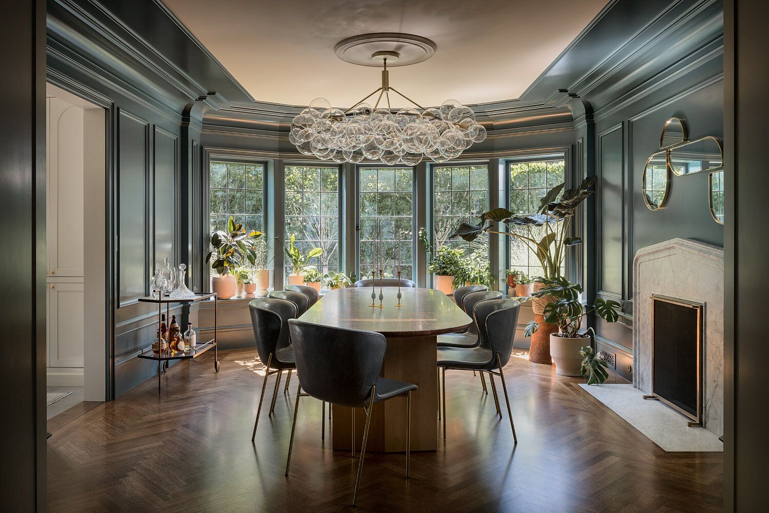 Twentieth-Pelle-Wreath_Bubble_Chandelier-in_situ-04