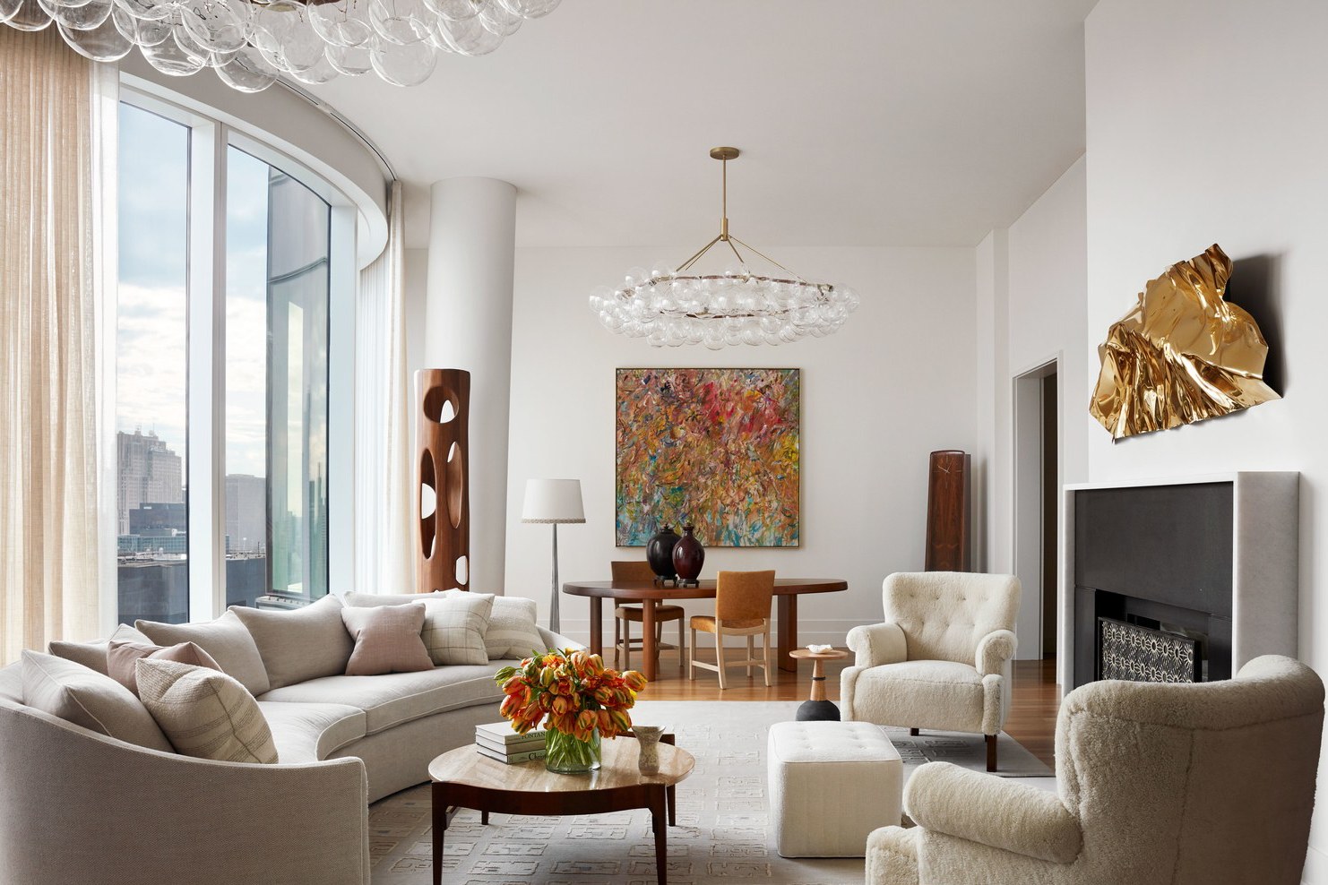 Twentieth-Pelle-Wreath_Bubble_Chandelier-in_situ-05