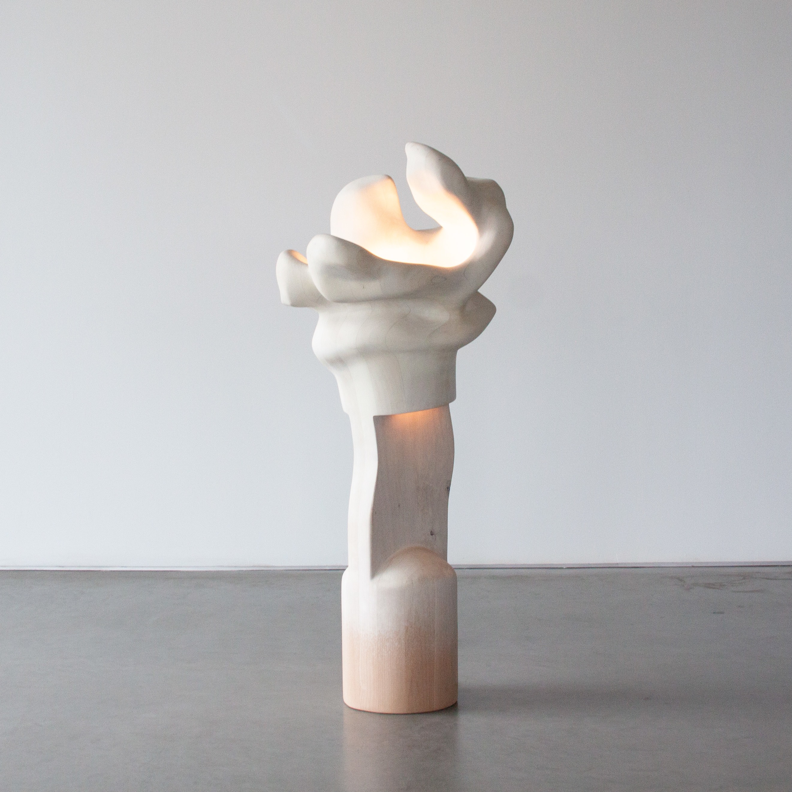 Twentieth-Vincent_Pocsik-A_Wrinkle_I_Juggle-Light_Sculpture-crop-02