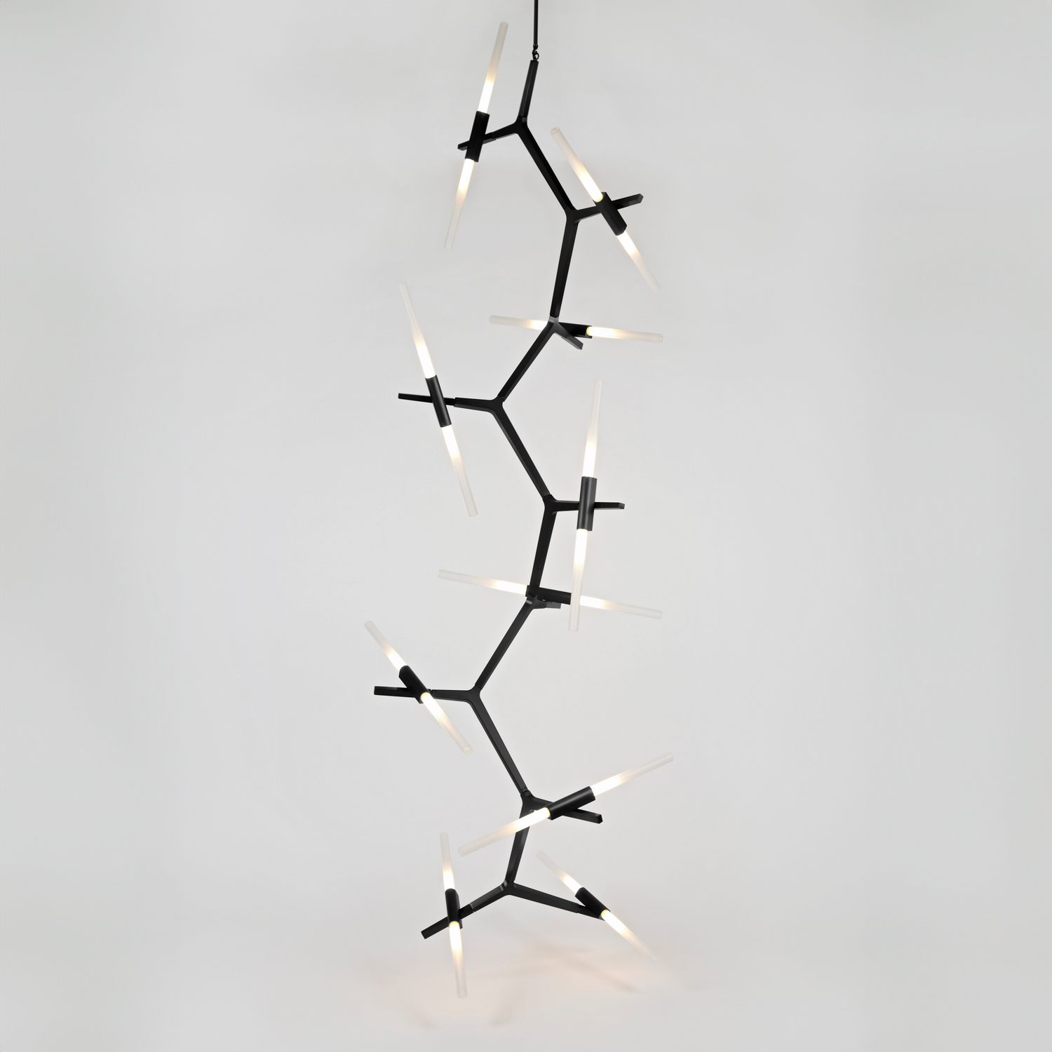 Twentieth_RollHill_Agnes_Cascade20_Black-Edit