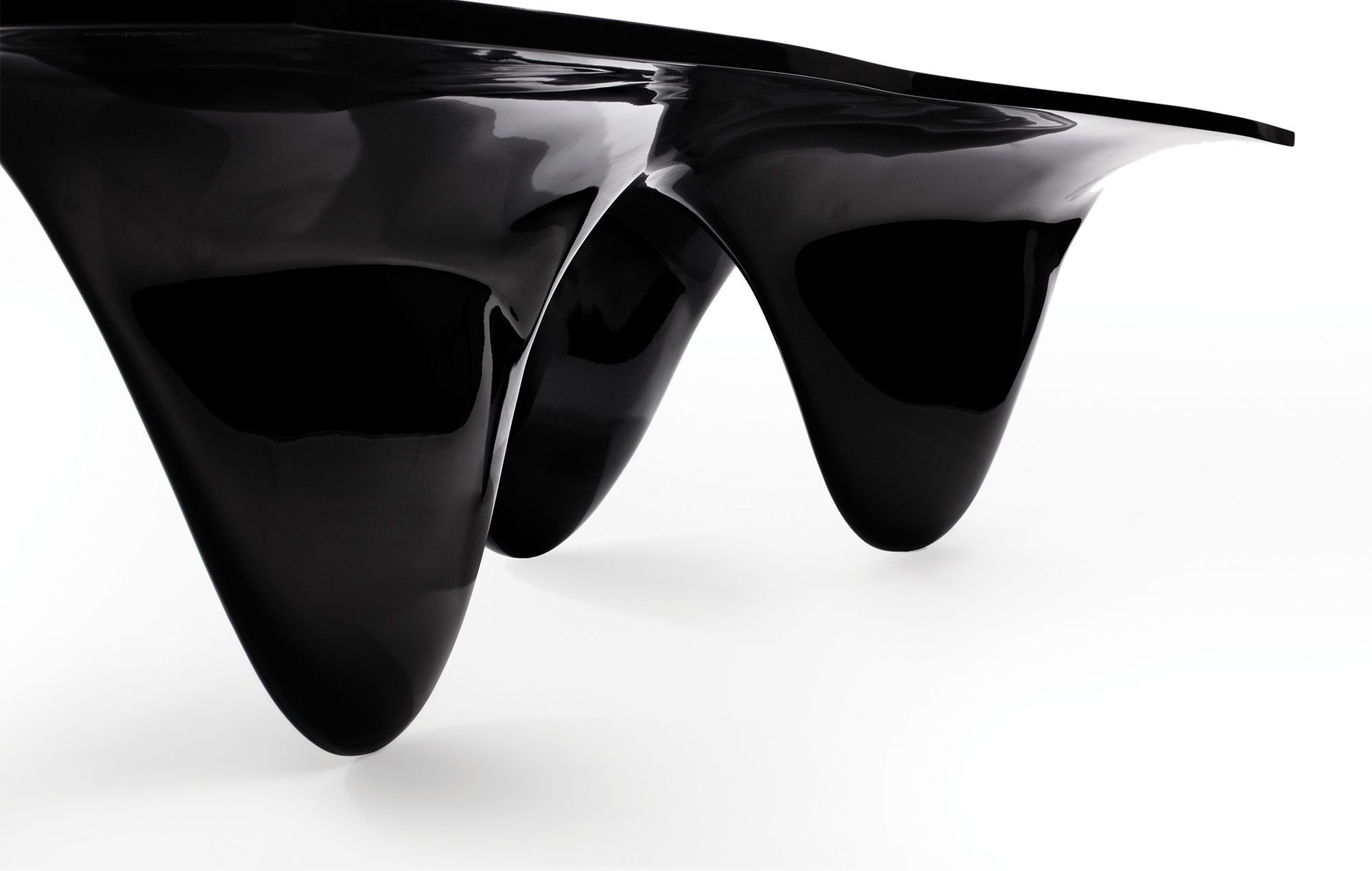 aqua-table_black-high-gloss_0012_3_web