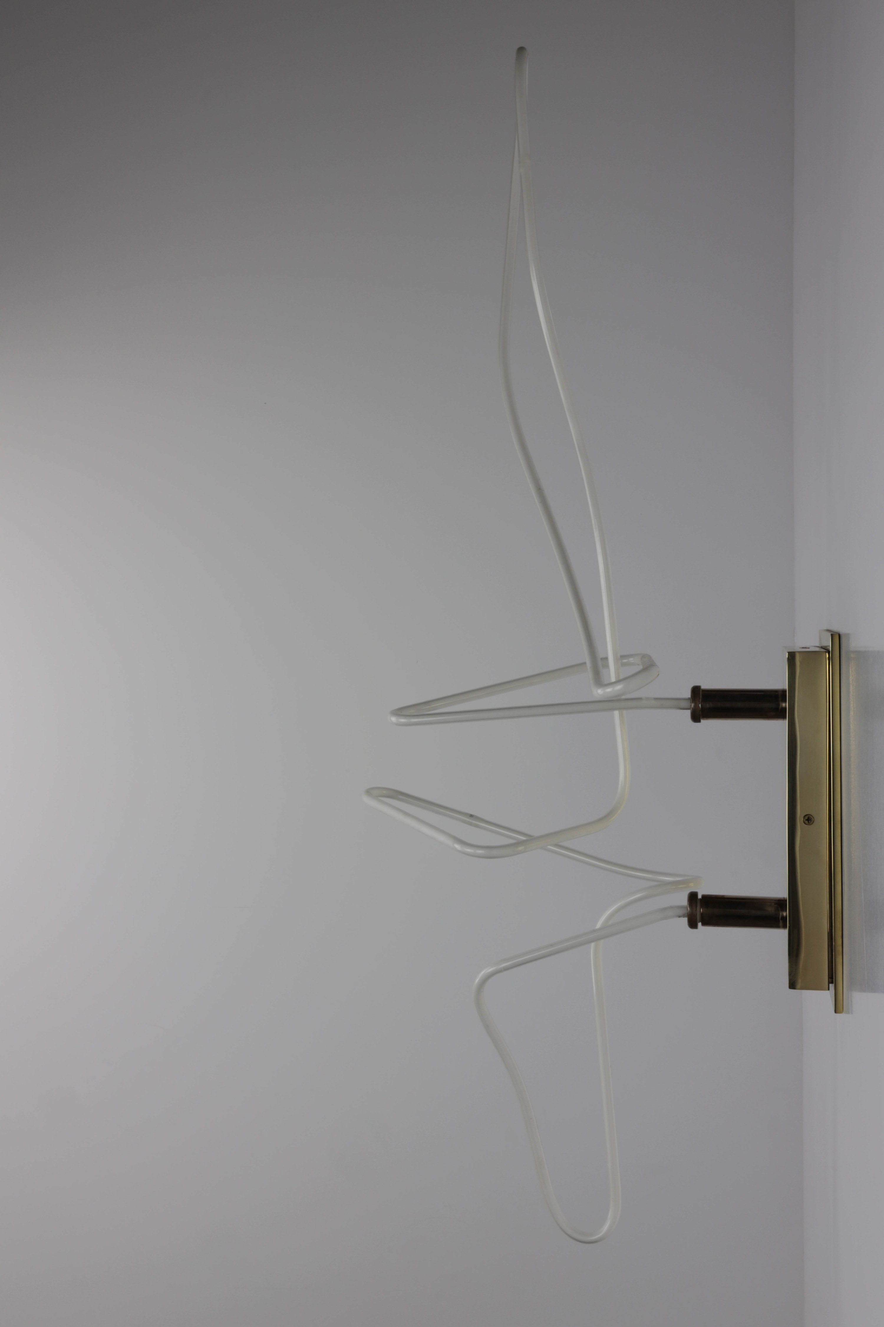 Neon Line Study Sconce B_1
