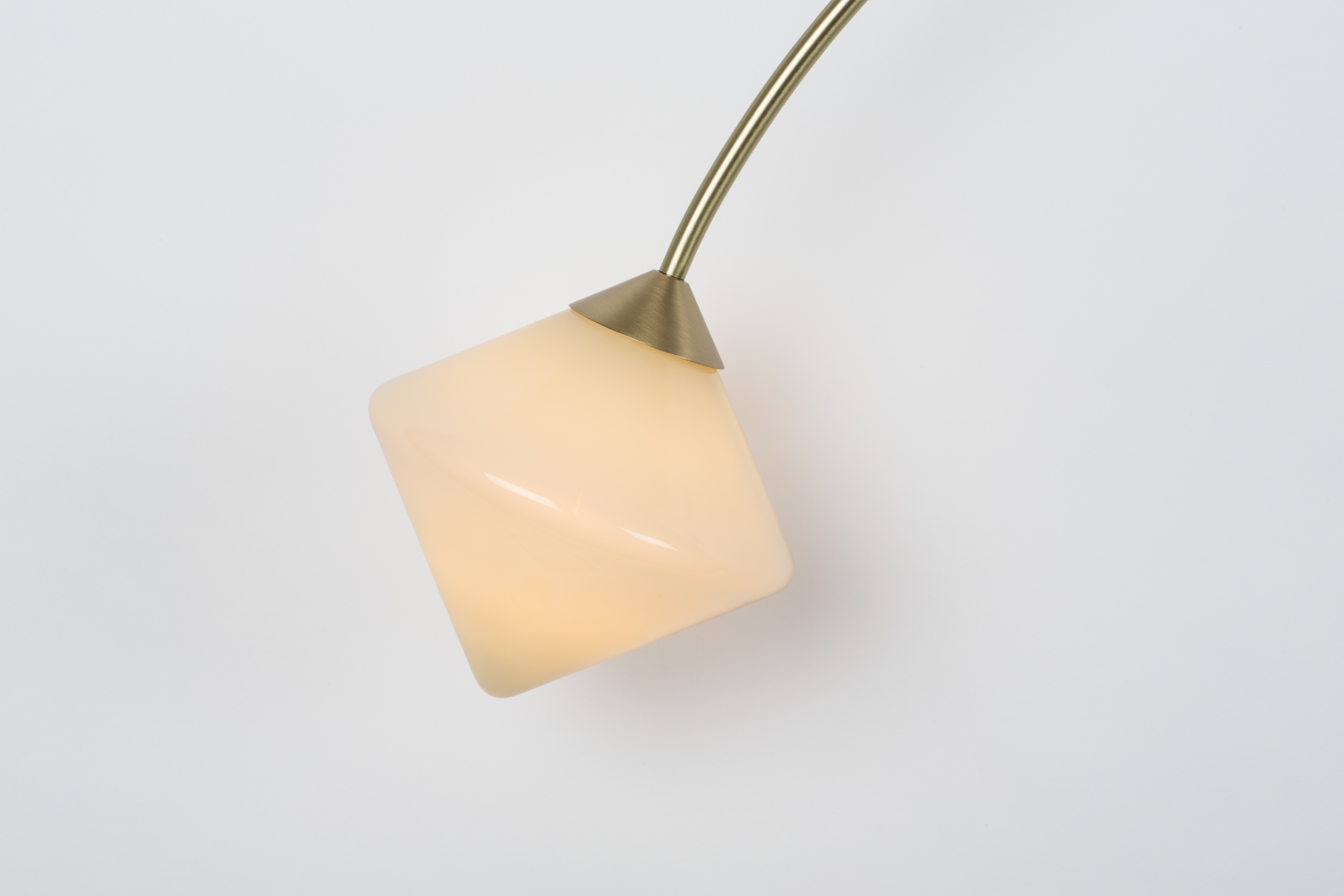 Twentieth-Bec_Brittain-Themis_68_Sconce-03