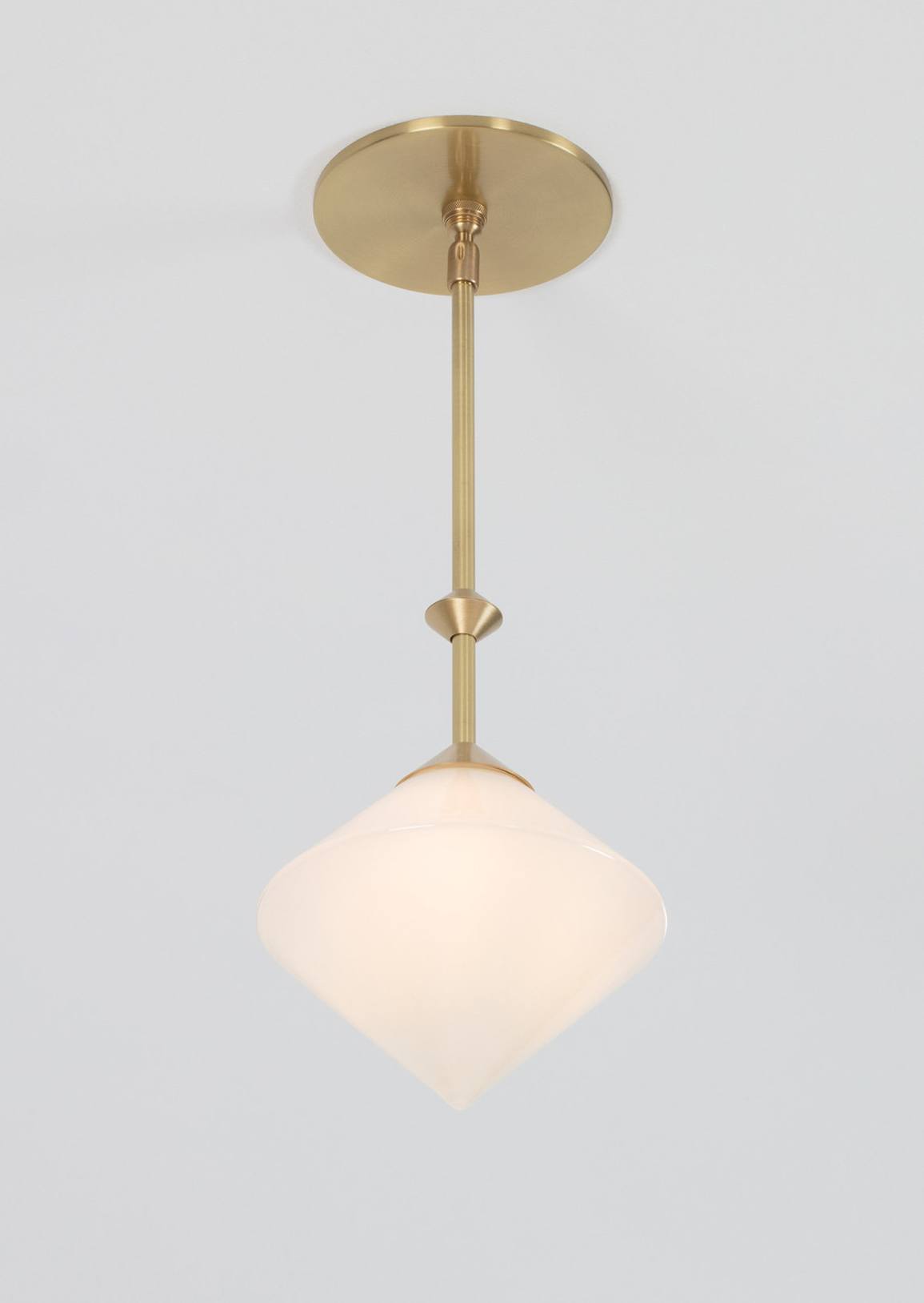 Twentieth-Bec_Brittain-Themis_Pendant-01