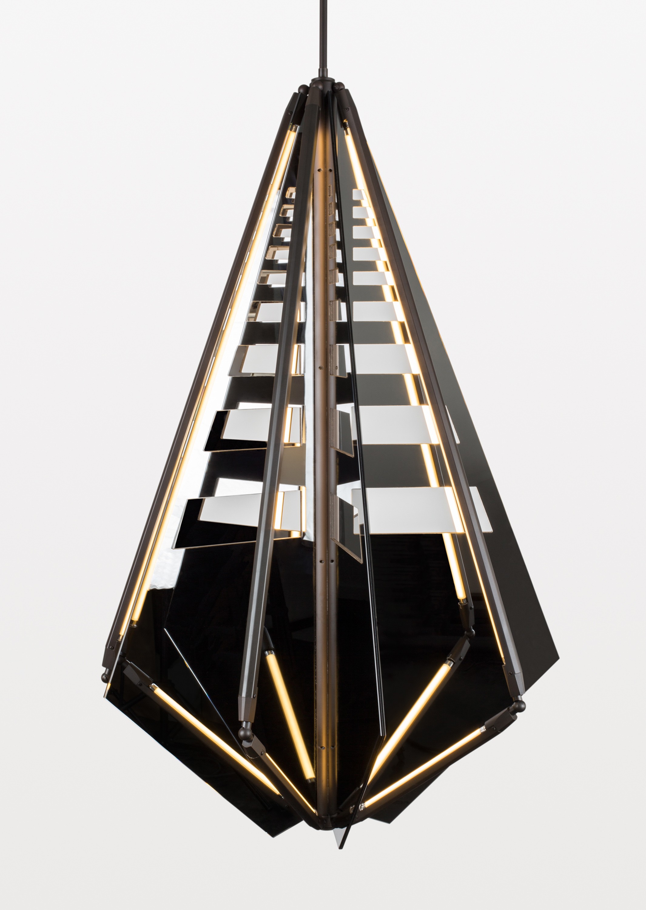 twentieth-bec-brittain-echo-4-orb-with-grey-cutout_04