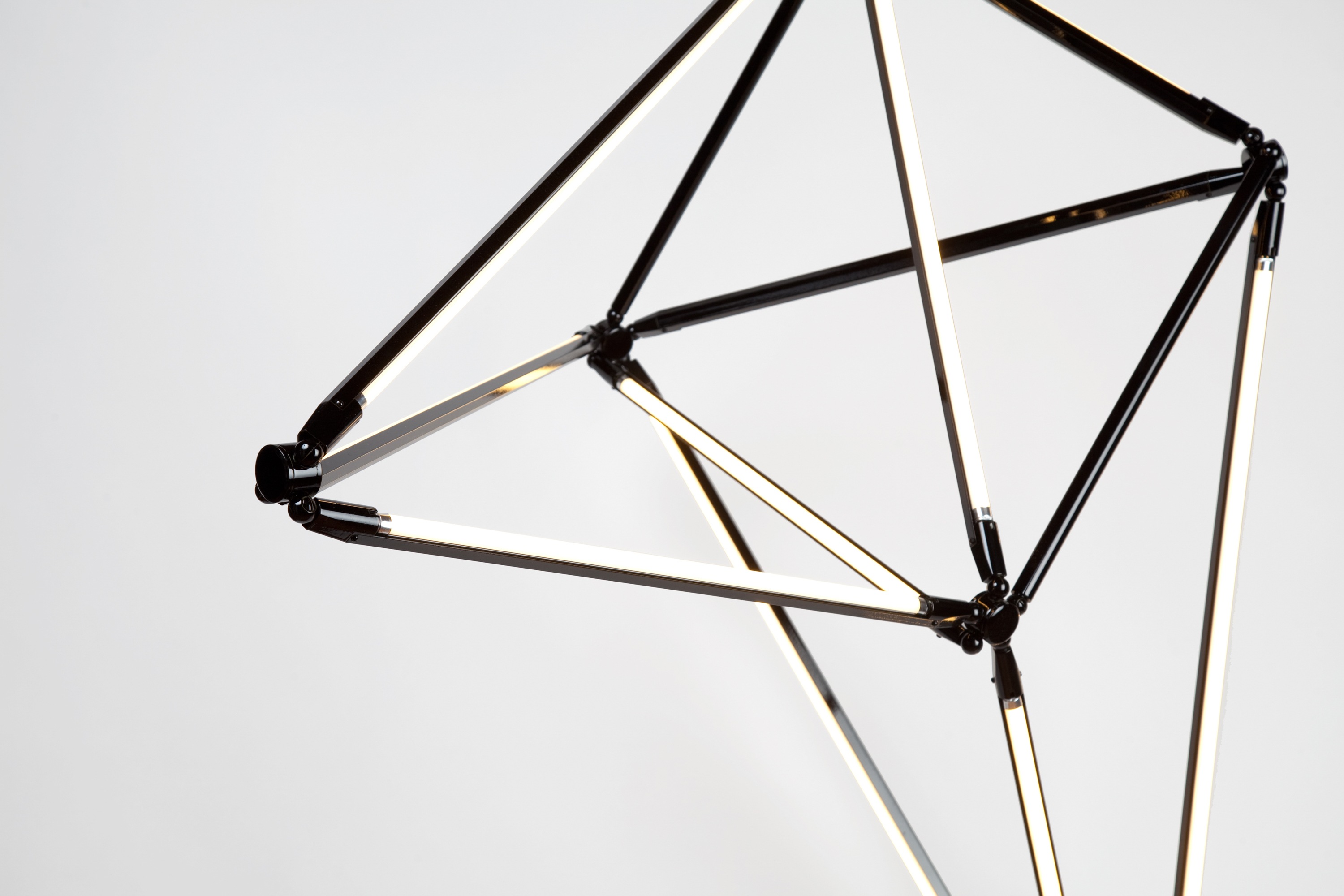 twentieth-bec-brittain-shy-06-black-lacquer_04