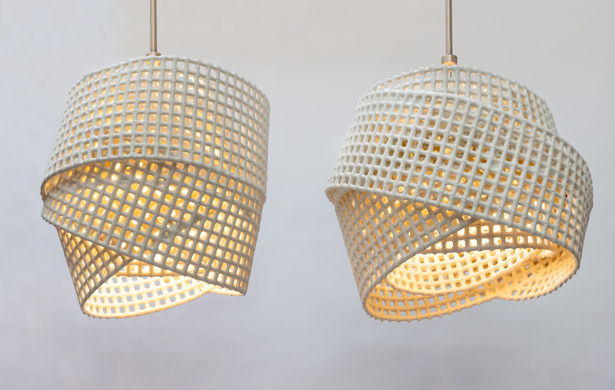 Scott-Daniel-Design_Ceramic-Mobius-Chandelier_20x20_Pair_WW-Silver_03